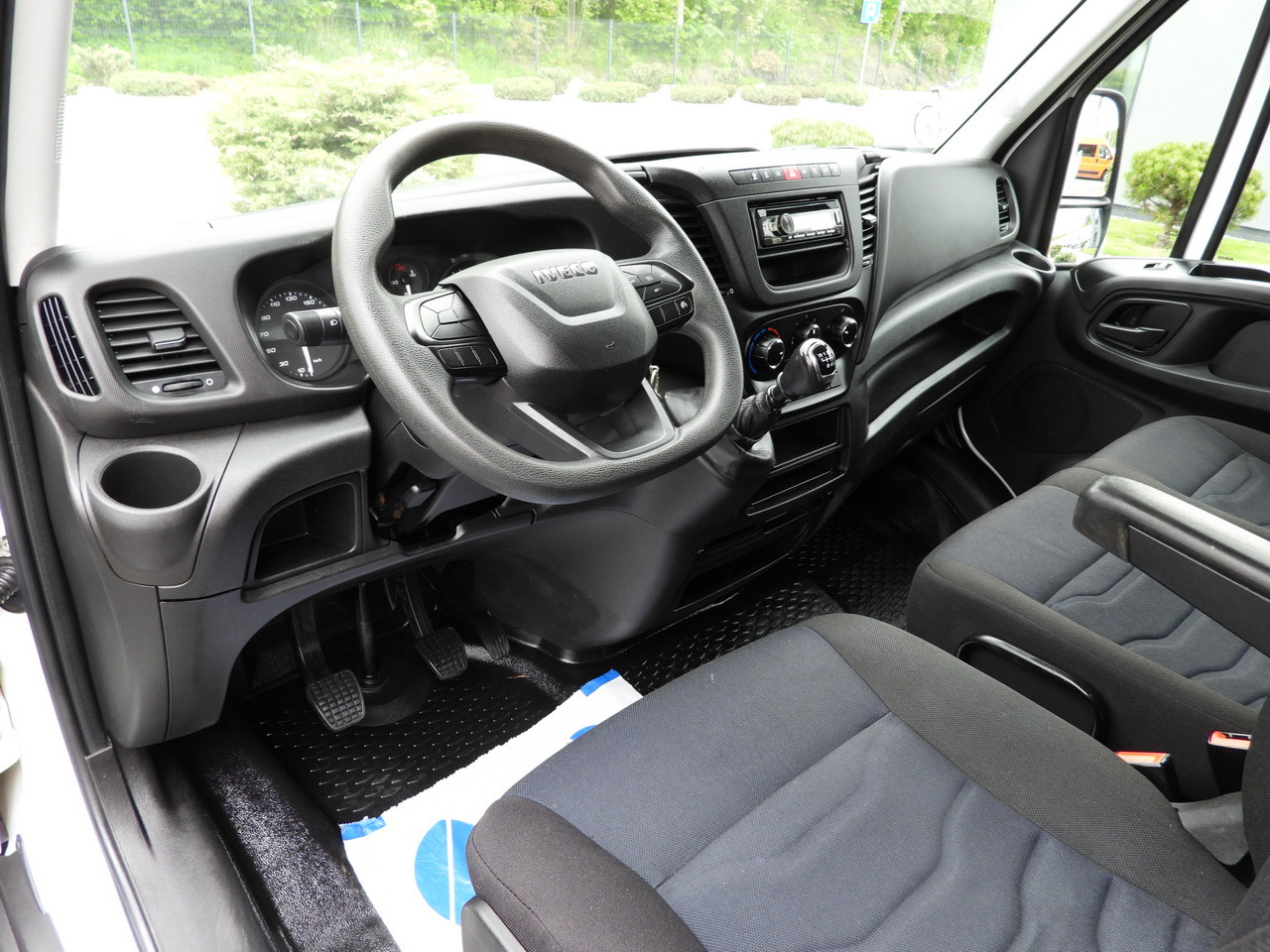 IVECO DAILY 35C14 TIPPER CRUISE CONTROL TWIN WHEELS 140HP - Transportbil med tippflak: bild 2 IVECO DAILY 35C14 TIPPER CRUISE CONTROL TWIN WHEELS 140HP - Transportbil med tippflak: bild 2