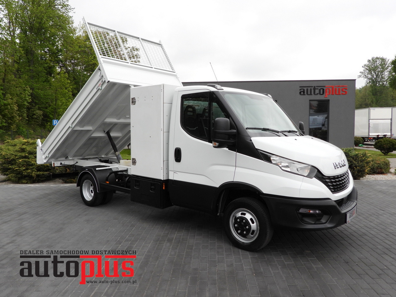 IVECO DAILY 35C14 TIPPER CRUISE CONTROL TWIN WHEELS 140HP - Transportbil med tippflak: bild 1 IVECO DAILY 35C14 TIPPER CRUISE CONTROL TWIN WHEELS 140HP - Transportbil med tippflak: bild 1