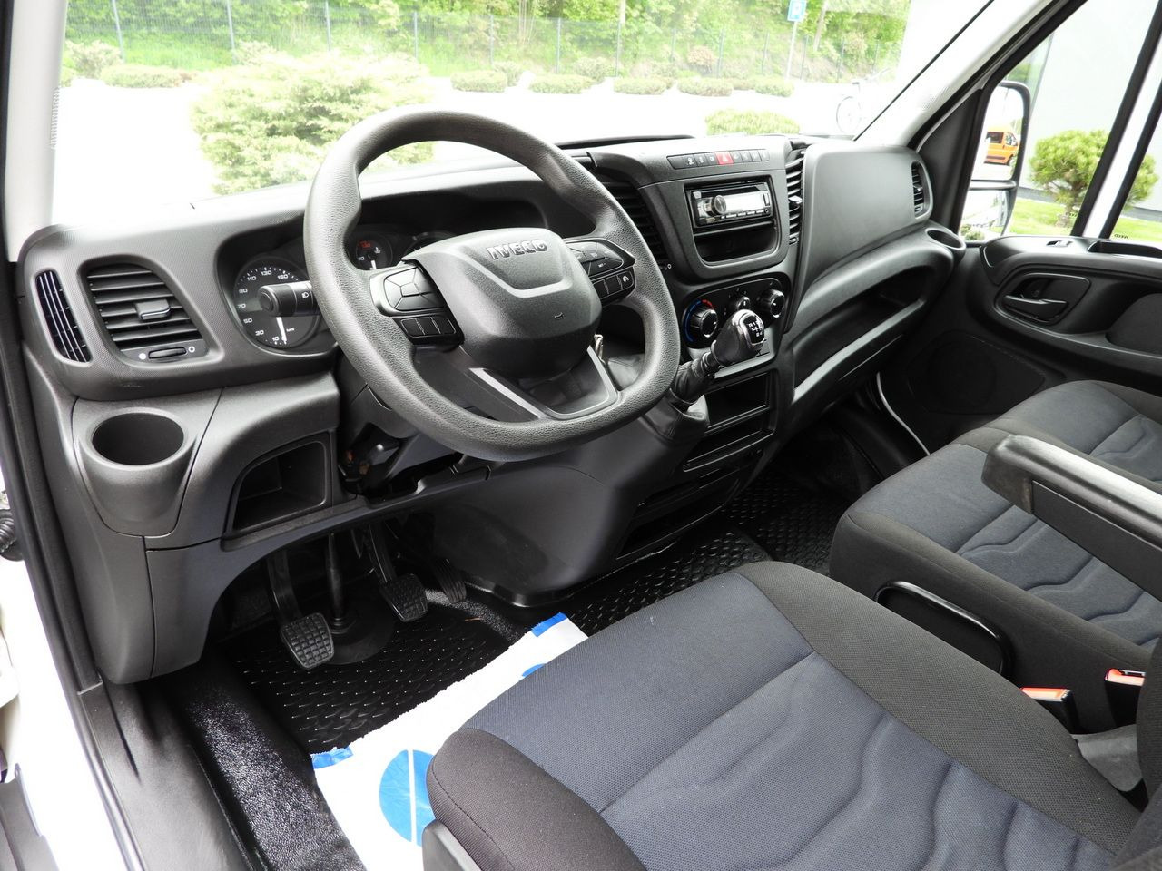 IVECO DAILY 35C14 TIPPER CRUISE CONTROL TWIN WHEELS 140HP - Transportbil med tippflak: bild 2 IVECO DAILY 35C14 TIPPER CRUISE CONTROL TWIN WHEELS 140HP - Transportbil med tippflak: bild 2