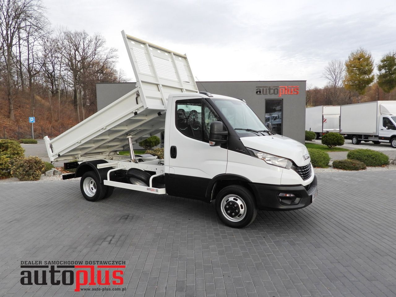 IVECO DAILY 35C14 TIPPER CRUISE CONTROL TWIN WHEELS AIR CONDITIONING 140HP - Transportbil med tippflak: bild 1 IVECO DAILY 35C14 TIPPER CRUISE CONTROL TWIN WHEELS AIR CONDITIONING 140HP - Transportbil med tippflak: bild 1
