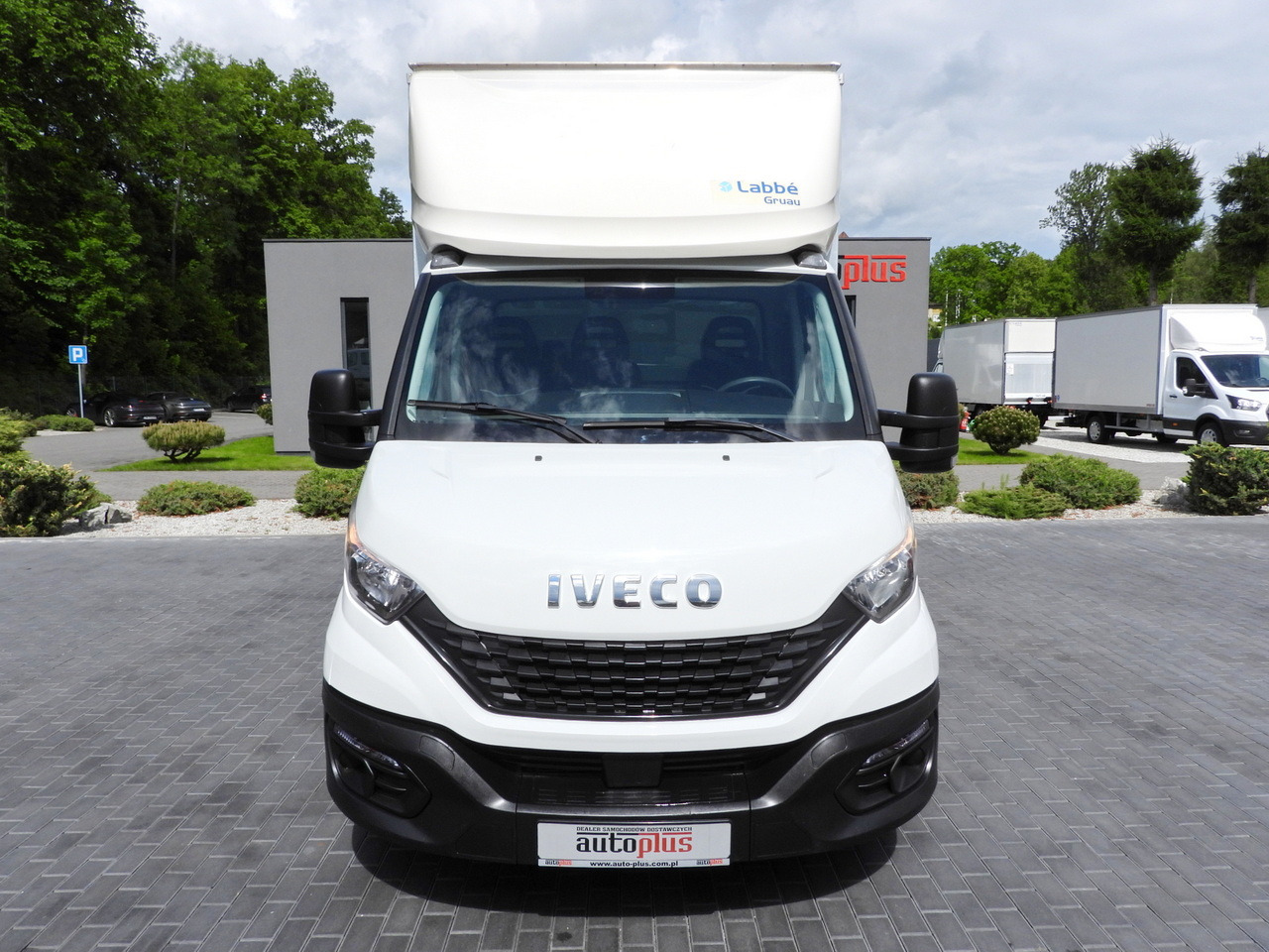 IVECO DAILY 35C16 BOX LIFT 8 PALLETS CRUISE CONTROL TWIN WHEELS AIR CONDITIONING 160HP - Volymskåp: bild 5 IVECO DAILY 35C16 BOX LIFT 8 PALLETS CRUISE CONTROL TWIN WHEELS AIR CONDITIONING 160HP - Volymskåp: bild 5