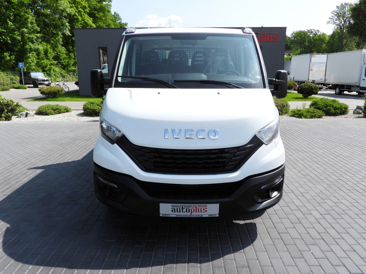 IVECO DAILY 35S12 STAKE BODY DOUBLE CABIN DOKA 7 SEATS AIR CONDITIONING  120HP - Dubbelhytt transportbil: bild 5 IVECO DAILY 35S12 STAKE BODY DOUBLE CABIN DOKA 7 SEATS AIR CONDITIONING  120HP - Dubbelhytt transportbil: bild 5