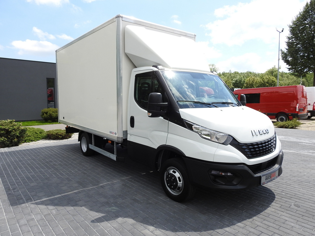 IVECO DAILY 35S14 8 PALLETS CRUISE CONTROL TWIN WHEELS AIR CONDITIONING 140HP - Volymskåp: bild 4 IVECO DAILY 35S14 8 PALLETS CRUISE CONTROL TWIN WHEELS AIR CONDITIONING 140HP - Volymskåp: bild 4