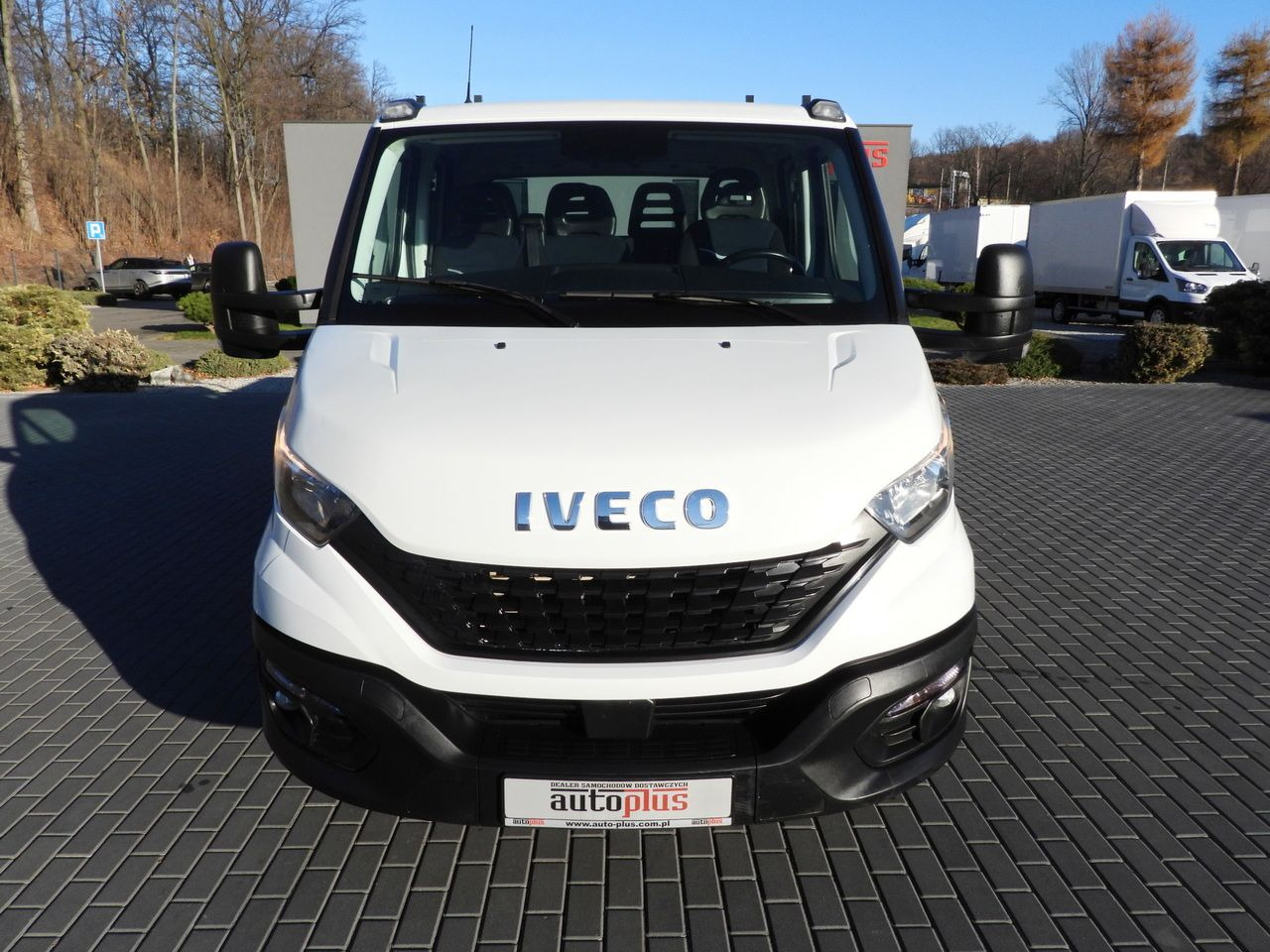 IVECO DAILY 35S14 STAKE BODY DOUBLE CABIN DOKA 7 SEATS CRUISE CONTROL AIR CONDITIONING 140HP - Dubbelhytt transportbil: bild 5 IVECO DAILY 35S14 STAKE BODY DOUBLE CABIN DOKA 7 SEATS CRUISE CONTROL AIR CONDITIONING 140HP - Dubbelhytt transportbil: bild 5
