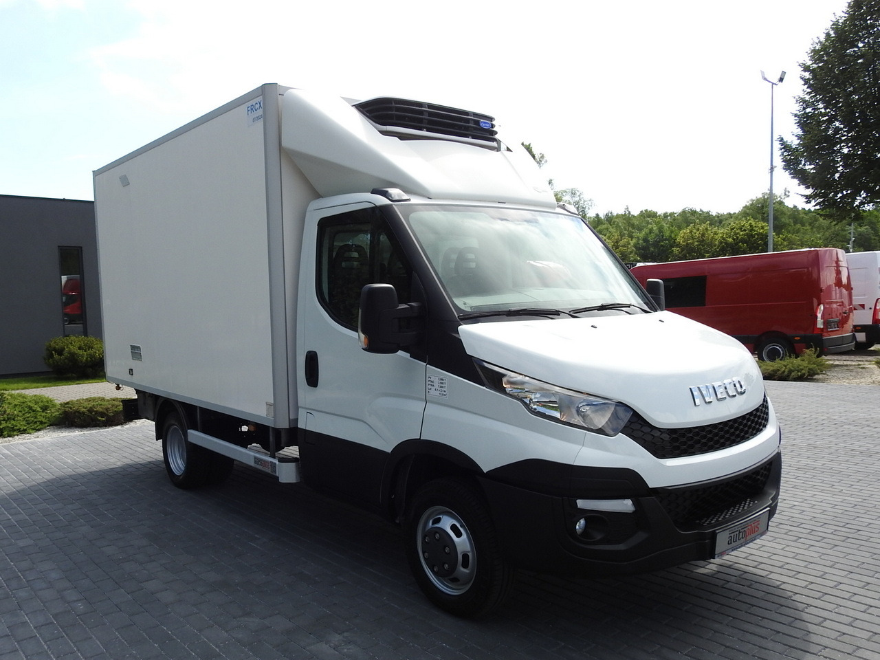 IVECO DAILY 35S15 REGRIGERATOR BOX -12*C 8 PALLETS CRUISE CONTROL TWIN WHEELS AIR CONDITIONING 150HP - Kylbil: bild 4 IVECO DAILY 35S15 REGRIGERATOR BOX -12*C 8 PALLETS CRUISE CONTROL TWIN WHEELS AIR CONDITIONING 150HP - Kylbil: bild 4