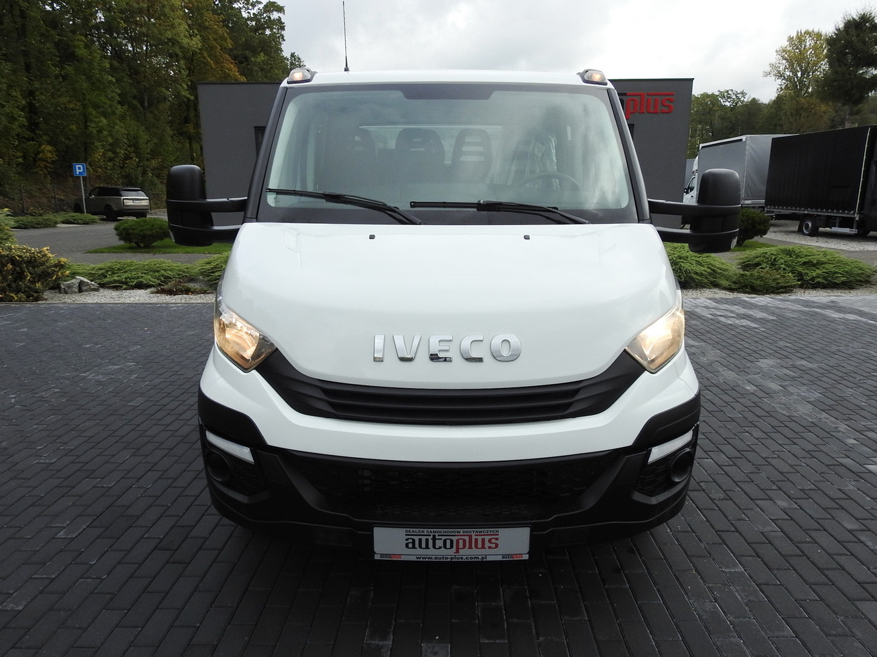 IVECO DAILY 35S15 STAKE BODY DOUBLE CABIN DOKA 7 SEATS AIR CONDITIONING  150HP - Dubbelhytt transportbil: bild 5 IVECO DAILY 35S15 STAKE BODY DOUBLE CABIN DOKA 7 SEATS AIR CONDITIONING  150HP - Dubbelhytt transportbil: bild 5