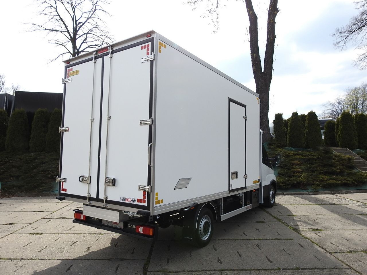 IVECO DAILY 35S16 NEW REGRIGERATOR BOX -10*C 8 PALLETS HEATING FUNCTION POWER SUPPLY 230V CRUISE CONTROL AIR CONDITIONING 160HP - Kylbil: bild 3 IVECO DAILY 35S16 NEW REGRIGERATOR BOX -10*C 8 PALLETS HEATING FUNCTION POWER SUPPLY 230V CRUISE CONTROL AIR CONDITIONING 160HP - Kylbil: bild 3