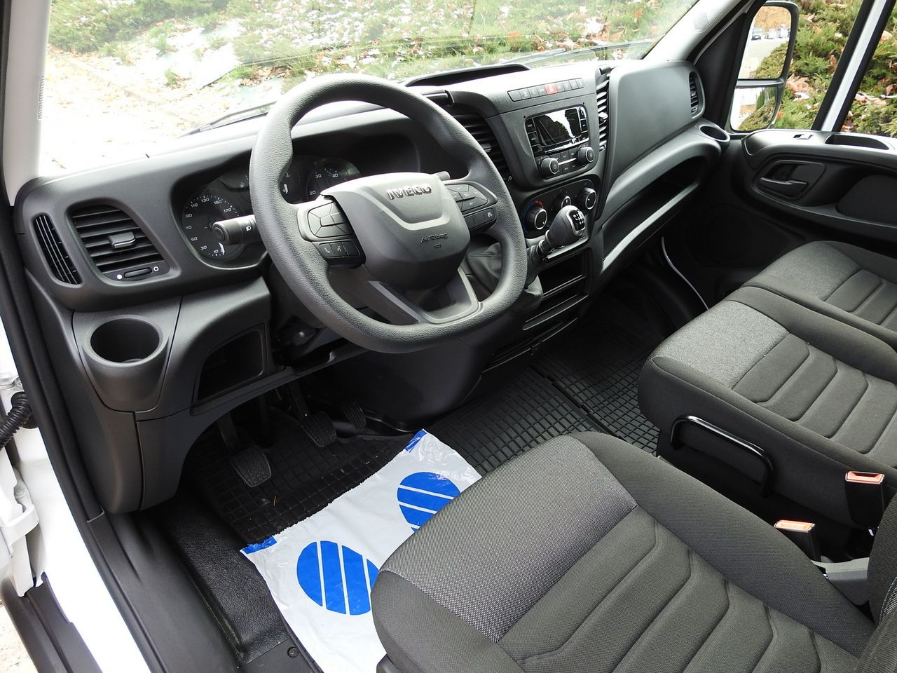 IVECO DAILY 35S16 NEW TARPAULIN LIFT 8 PALLETS CRUISE CONTROL AIR CONDITIONING 160HP - Transportbil med kapell: bild 2 IVECO DAILY 35S16 NEW TARPAULIN LIFT 8 PALLETS CRUISE CONTROL AIR CONDITIONING 160HP - Transportbil med kapell: bild 2