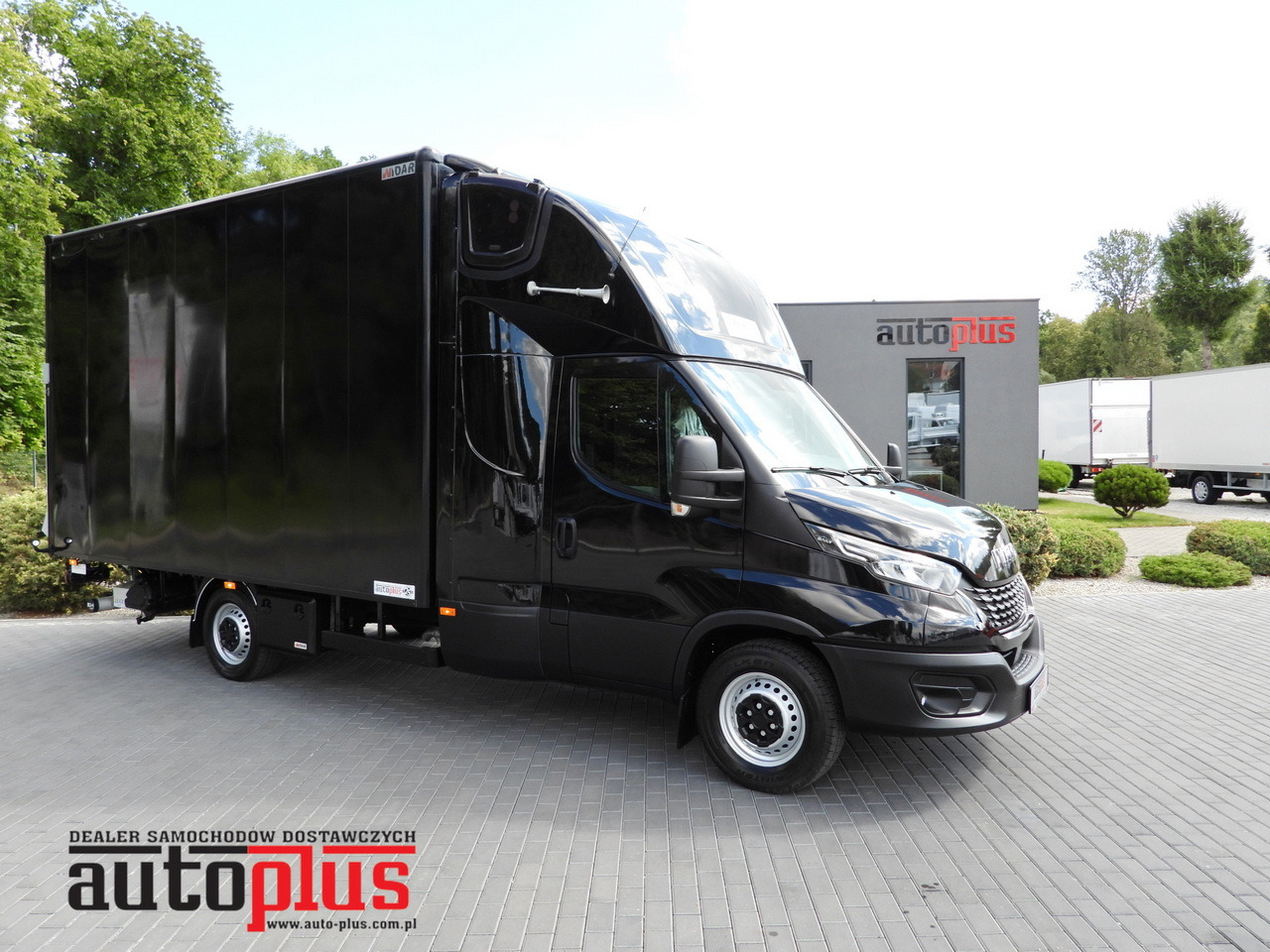 IVECO DAILY 35S18 BOX LIFT 8 PALLETS WEBASTO CRUISE CONTROL NAVIGATION LED LIGHTS PNEUMATICS AIR CONDITIONING 180HP - Volymskåp: bild 1 IVECO DAILY 35S18 BOX LIFT 8 PALLETS WEBASTO CRUISE CONTROL NAVIGATION LED LIGHTS PNEUMATICS AIR CONDITIONING 180HP - Volymskåp: bild 1