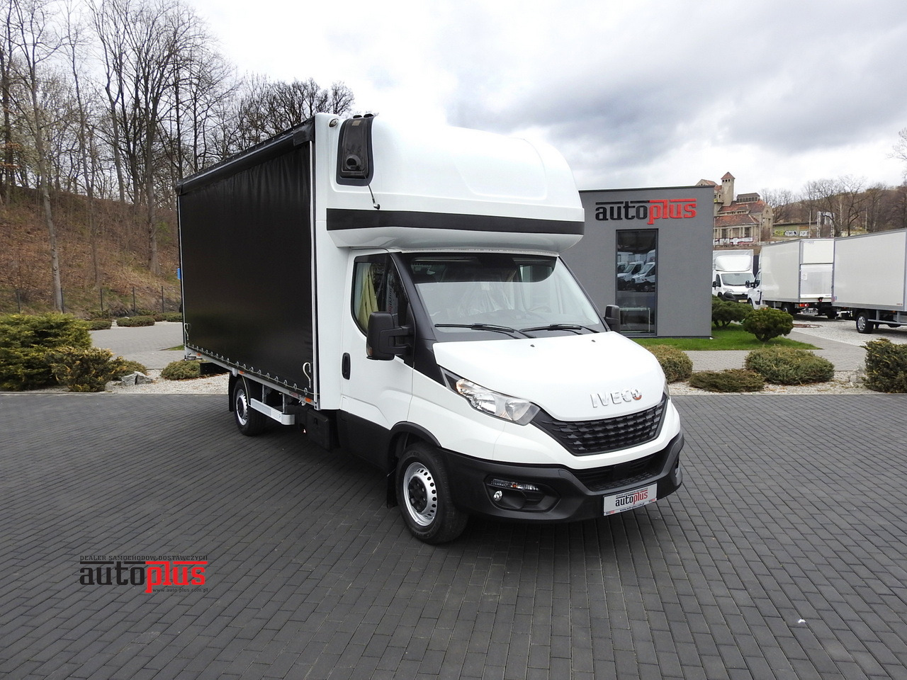 IVECO DAILY 35S18 TARPAULIN 10 PALLETS WEBASTO CRUISE CONTROL AIR CONDITIONING 180HP - Transportbil med kapell: bild 1 IVECO DAILY 35S18 TARPAULIN 10 PALLETS WEBASTO CRUISE CONTROL AIR CONDITIONING 180HP - Transportbil med kapell: bild 1