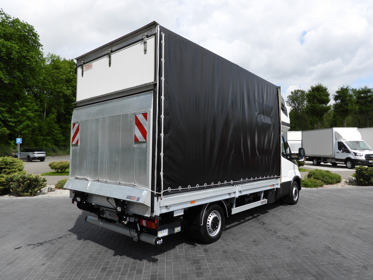 IVECO DAILY 35S18 TARPAULIN LIFT 8 PALLETS WEBASTO CRUISE CONTROL AIR CONDITIONING 180HP - Transportbil med kapell: bild 3 IVECO DAILY 35S18 TARPAULIN LIFT 8 PALLETS WEBASTO CRUISE CONTROL AIR CONDITIONING 180HP - Transportbil med kapell: bild 3