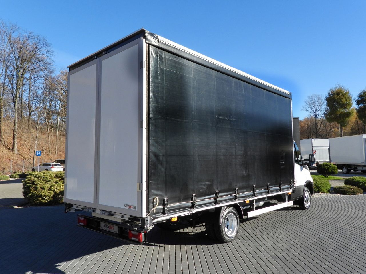 IVECO DAILY 50C17 TARPAULIN 10 PALLETS CRUISE CONTROL TWIN WHEELS AIR CONDITIONING 180HP - Transportbil med kapell: bild 3 IVECO DAILY 50C17 TARPAULIN 10 PALLETS CRUISE CONTROL TWIN WHEELS AIR CONDITIONING 180HP - Transportbil med kapell: bild 3