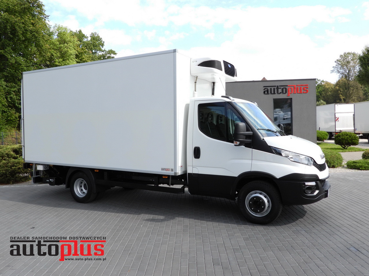 IVECO DAILY 70C17 REFRIGERATOR 1*C LIFT 10 PALLETS POWER SUPPLY 230V CRUISE CONTROL AIR CONDITIONING PNEUMATICS AUTOMATIC TRANSMISSION HI-MATIC TWIN WHEELS 170HP - Kylbil lastbil: bild 1 IVECO DAILY 70C17 REFRIGERATOR 1*C LIFT 10 PALLETS POWER SUPPLY 230V CRUISE CONTROL AIR CONDITIONING PNEUMATICS AUTOMATIC TRANSMISSION HI-MATIC TWIN WHEELS 170HP - Kylbil lastbil: bild 1