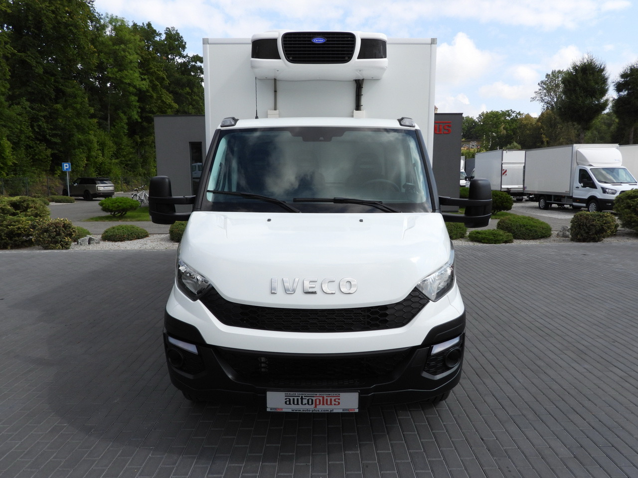 IVECO DAILY 70C17 REFRIGERATOR 1*C LIFT 10 PALLETS POWER SUPPLY 230V CRUISE CONTROL AIR CONDITIONING PNEUMATICS AUTOMATIC TRANSMISSION HI-MATIC TWIN WHEELS 170HP - Kylbil lastbil: bild 5 IVECO DAILY 70C17 REFRIGERATOR 1*C LIFT 10 PALLETS POWER SUPPLY 230V CRUISE CONTROL AIR CONDITIONING PNEUMATICS AUTOMATIC TRANSMISSION HI-MATIC TWIN WHEELS 170HP - Kylbil lastbil: bild 5