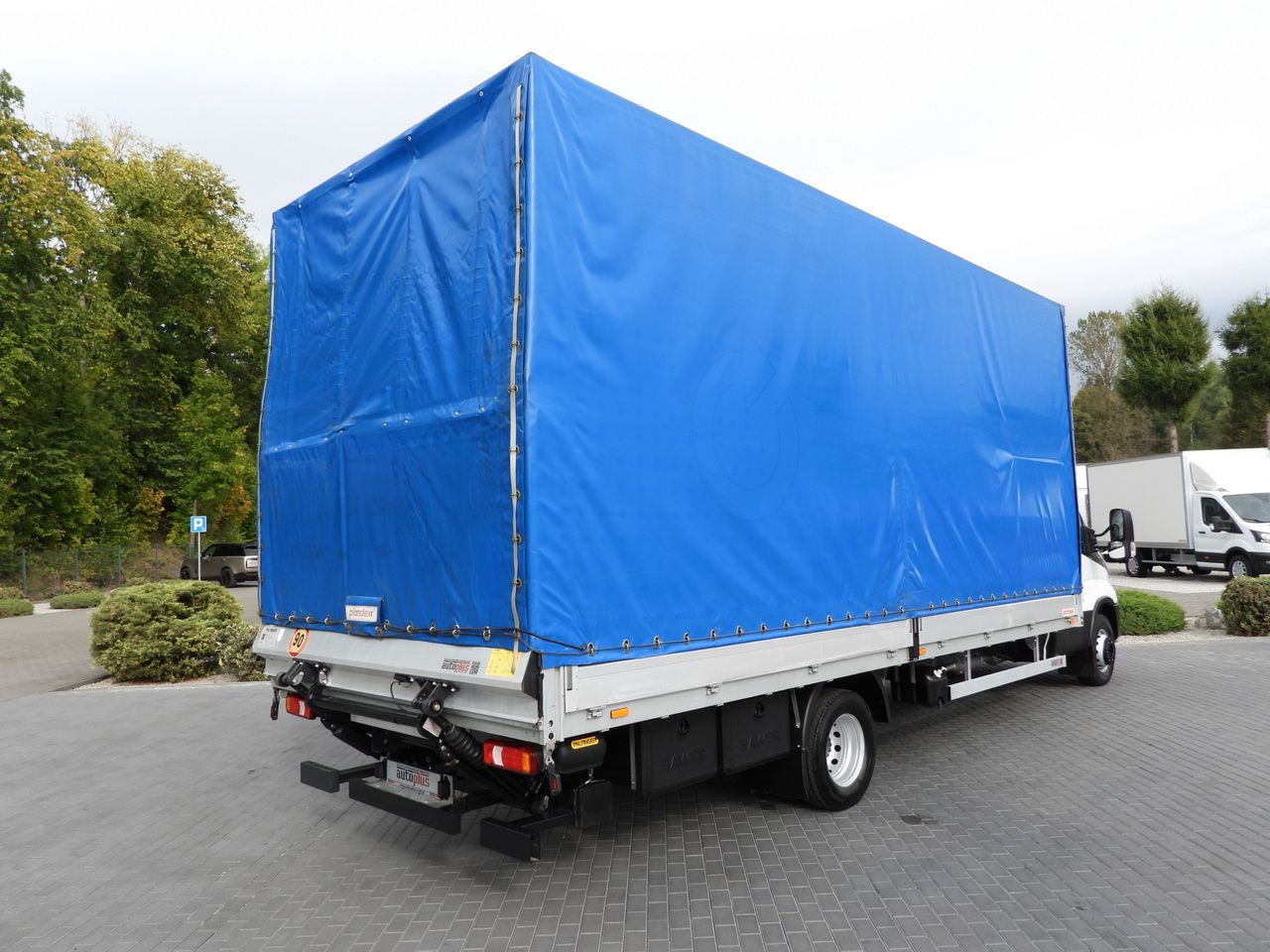 IVECO DAILY 72C18 TARPAULIN LIFT 14 PALLETS WEBASTO CRUISE CONTROL LED LIGHTS TWIN WHEELS AIR CONDITIONING  180HP - Kapellbil: bild 3 IVECO DAILY 72C18 TARPAULIN LIFT 14 PALLETS WEBASTO CRUISE CONTROL LED LIGHTS TWIN WHEELS AIR CONDITIONING  180HP - Kapellbil: bild 3