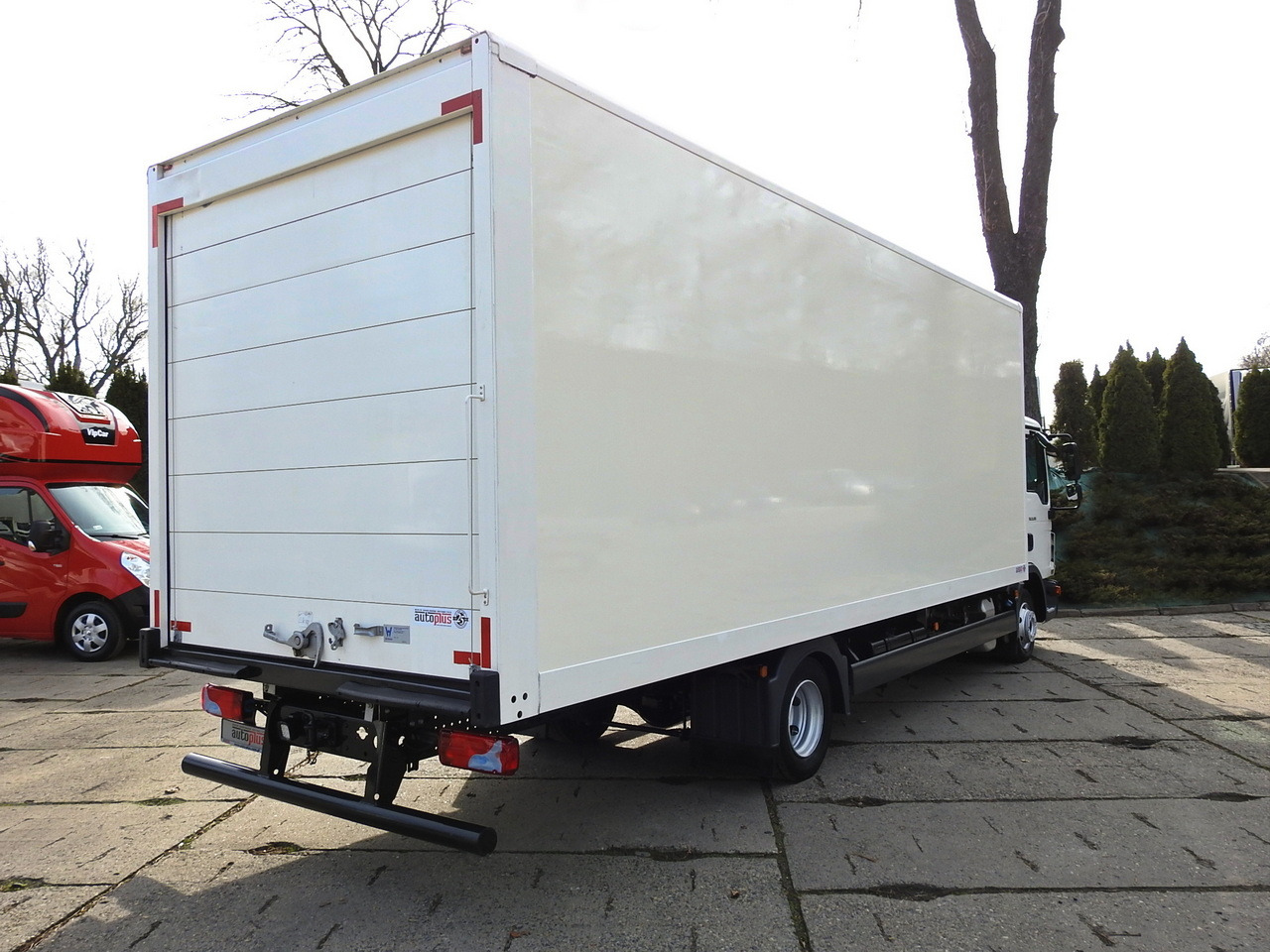 MAN TGL 8.18 BOX 16 PALLETS CRUISE CONTROL TWIN WHEELS 180HP - Lastbil med skåp: bild 3 MAN TGL 8.18 BOX 16 PALLETS CRUISE CONTROL TWIN WHEELS 180HP - Lastbil med skåp: bild 3