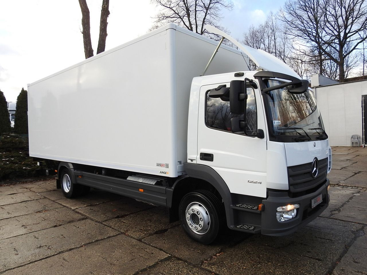 MERCEDES ATEGO 12.24 BOX LIFT 18 PALLETS CRUISE CONTROL AUTOMATIC TRANSMISSION TWIN WHEELS AIR CONDITIONING 240HP - Volymskåp: bild 4 MERCEDES ATEGO 12.24 BOX LIFT 18 PALLETS CRUISE CONTROL AUTOMATIC TRANSMISSION TWIN WHEELS AIR CONDITIONING 240HP - Volymskåp: bild 4