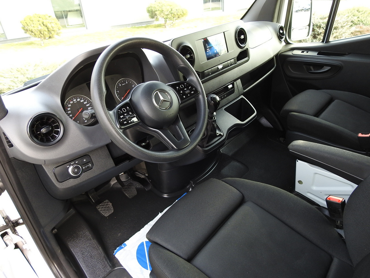 MERCEDES SPRINTER 314 BOX DELIVERY VAN 6 SEATS CRUISE CONTROL AIR CONDITIONING 140HP - Skåpbil: bild 2 MERCEDES SPRINTER 314 BOX DELIVERY VAN 6 SEATS CRUISE CONTROL AIR CONDITIONING 140HP - Skåpbil: bild 2