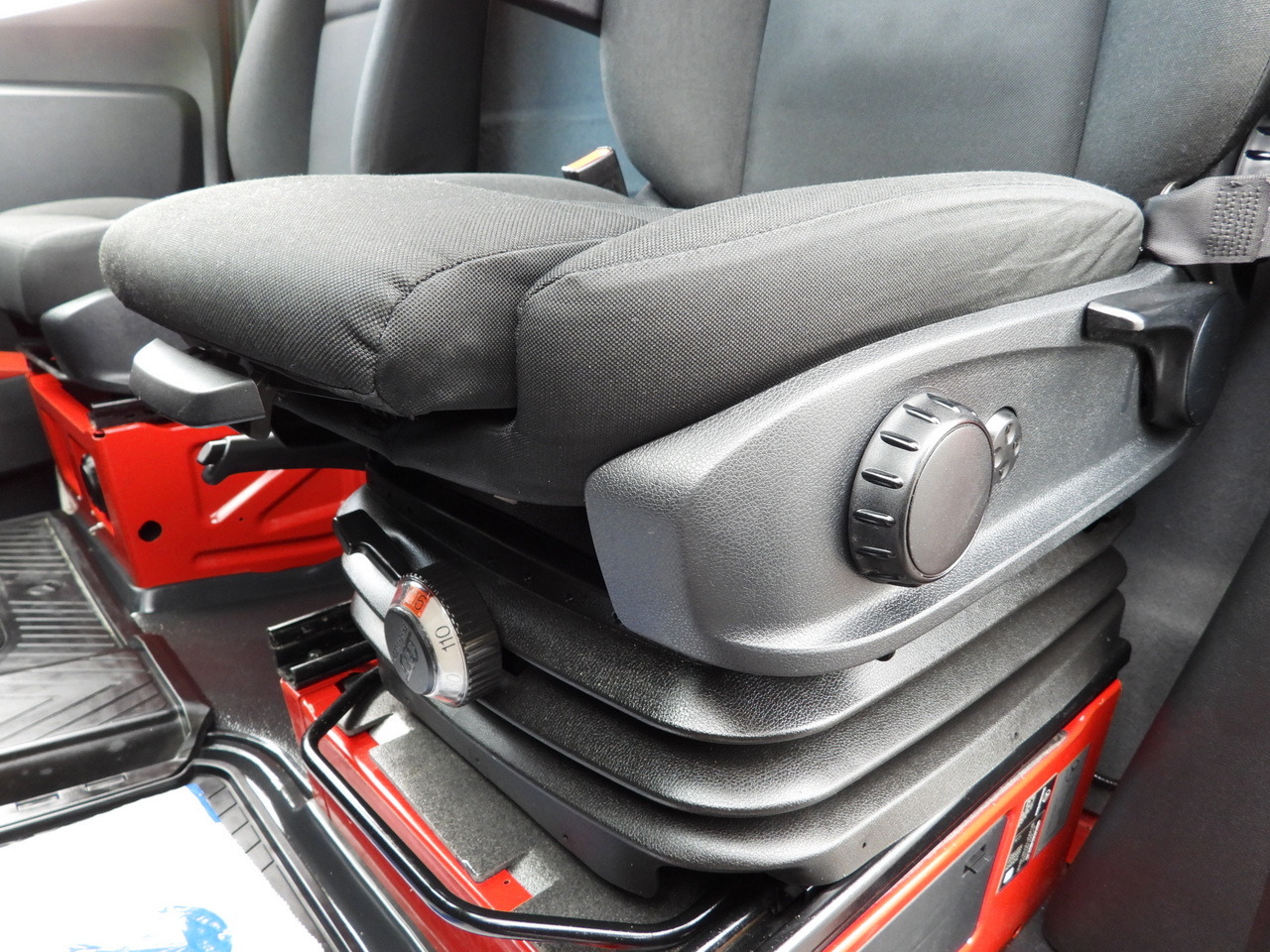 Transportbil med kapell MERCEDES SPRINTER 316 8 PALLETS TARPAULIN LIFT CRUISE CONTROL AIR CONDITIONING 160HP: bild 33 Transportbil med kapell MERCEDES SPRINTER 316 8 PALLETS TARPAULIN LIFT CRUISE CONTROL AIR CONDITIONING 160HP: bild 33