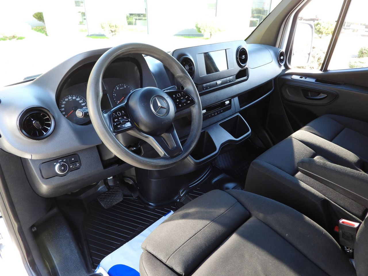 MERCEDES SPRINTER 316 BOX DELIVERY VAN 7 SEATS CRUISE CONTROL AUTOMATIC TRANSMISSION AIR CONDITIONING 160HP - Skåpbil: bild 3 MERCEDES SPRINTER 316 BOX DELIVERY VAN 7 SEATS CRUISE CONTROL AUTOMATIC TRANSMISSION AIR CONDITIONING 160HP - Skåpbil: bild 3