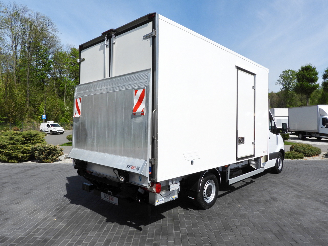 MERCEDES SPRINTER 316 REGRIGERATOR BOX 0*C LIFT 8 PALLETS CRUISE CONTROL PNEUMATICS AIR CONDITIONING  160HP - Kylbil: bild 3 MERCEDES SPRINTER 316 REGRIGERATOR BOX 0*C LIFT 8 PALLETS CRUISE CONTROL PNEUMATICS AIR CONDITIONING  160HP - Kylbil: bild 3