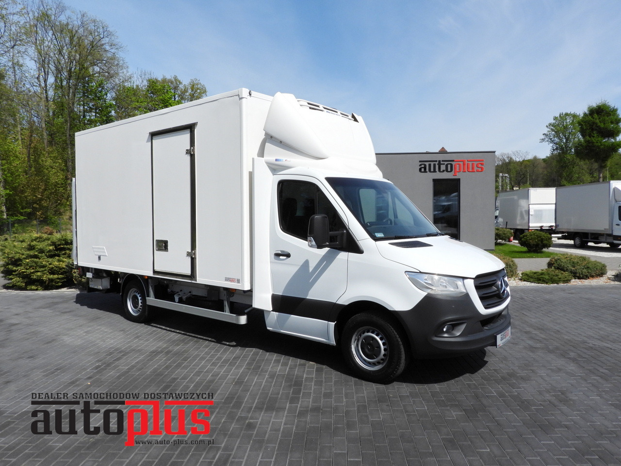 MERCEDES SPRINTER 316 REGRIGERATOR BOX 0*C LIFT 8 PALLETS CRUISE CONTROL PNEUMATICS AIR CONDITIONING 160HP - Kylbil: bild 1 MERCEDES SPRINTER 316 REGRIGERATOR BOX 0*C LIFT 8 PALLETS CRUISE CONTROL PNEUMATICS AIR CONDITIONING 160HP - Kylbil: bild 1