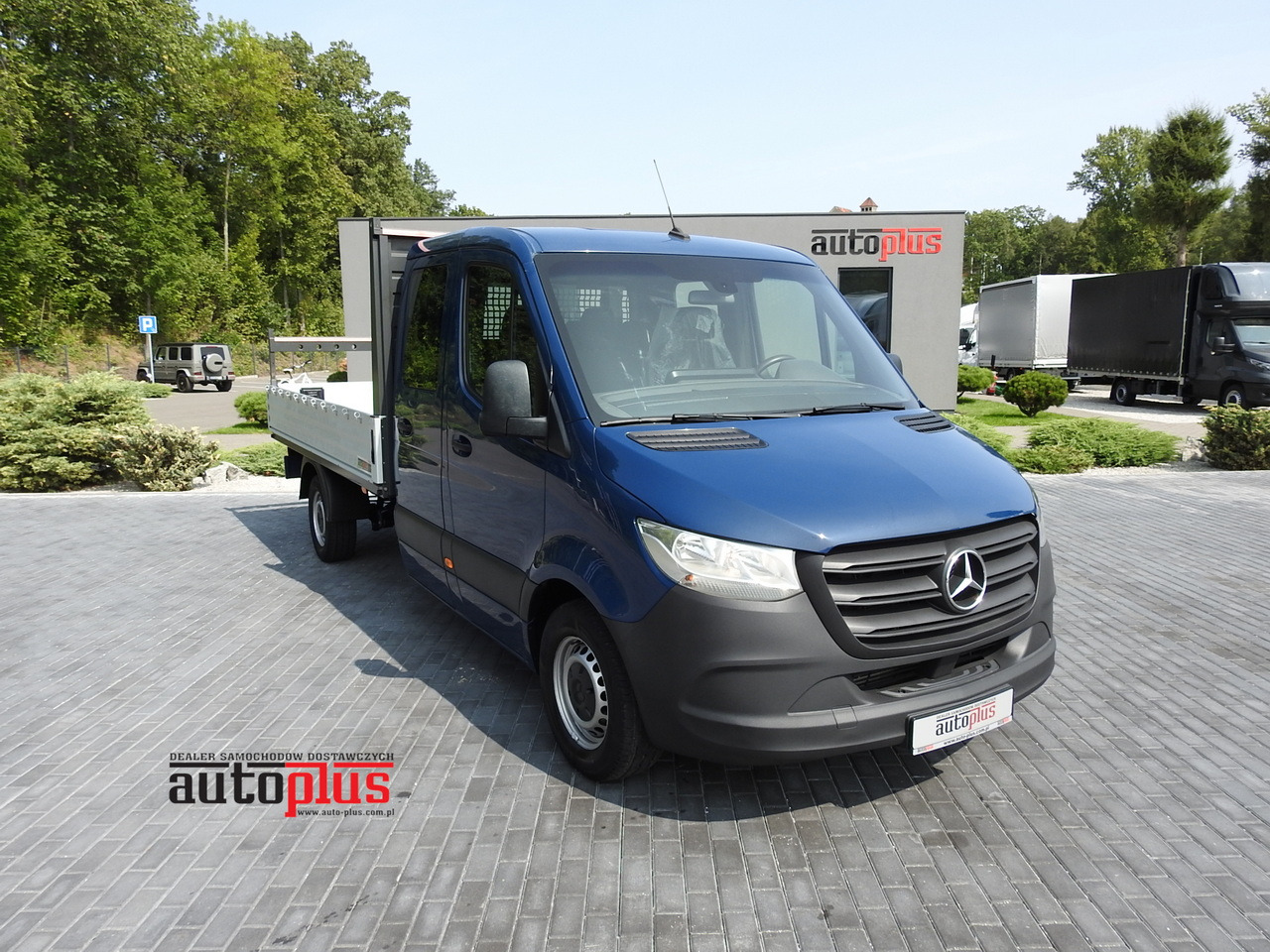 MERCEDES SPRINTER 316 STAKE BODY DOUBLE CABIN DOKA 7 SEATS AIR CONDITIONING 160HP - Dubbelhytt transportbil: bild 1 MERCEDES SPRINTER 316 STAKE BODY DOUBLE CABIN DOKA 7 SEATS AIR CONDITIONING 160HP - Dubbelhytt transportbil: bild 1