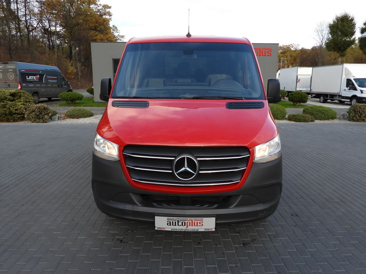 MERCEDES SPRINTER 316 STAKE BODY DOUBLE CABIN DOKA 7 SEATS AIR CONDITIONING 160HP - Dubbelhytt transportbil: bild 5 MERCEDES SPRINTER 316 STAKE BODY DOUBLE CABIN DOKA 7 SEATS AIR CONDITIONING 160HP - Dubbelhytt transportbil: bild 5