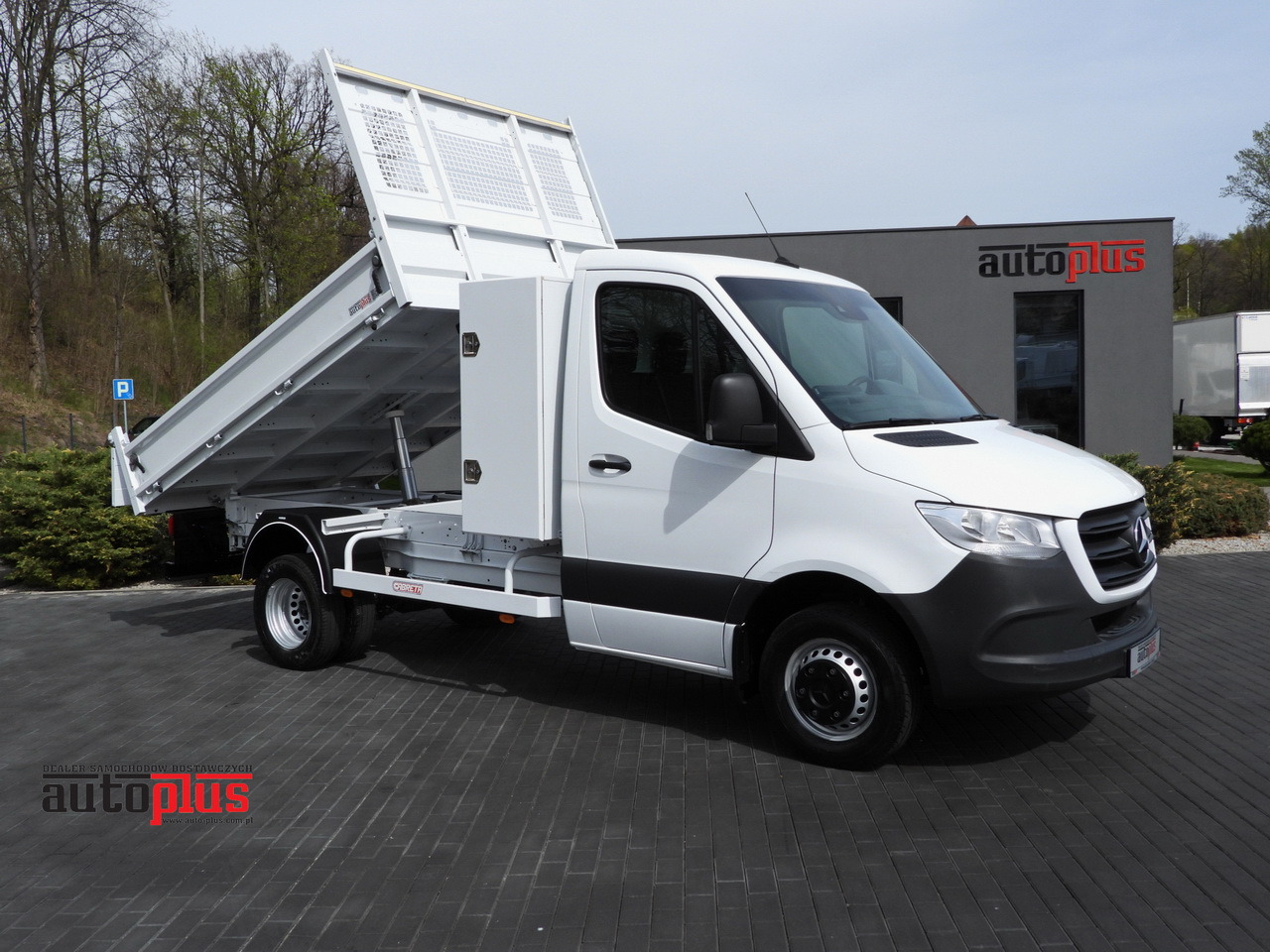 MERCEDES SPRINTER 516 TIPPER CRUISE CONTROL TWIN WHEELS AIR CONDITIONING 160HP - Transportbil med tippflak: bild 1 MERCEDES SPRINTER 516 TIPPER CRUISE CONTROL TWIN WHEELS AIR CONDITIONING 160HP - Transportbil med tippflak: bild 1