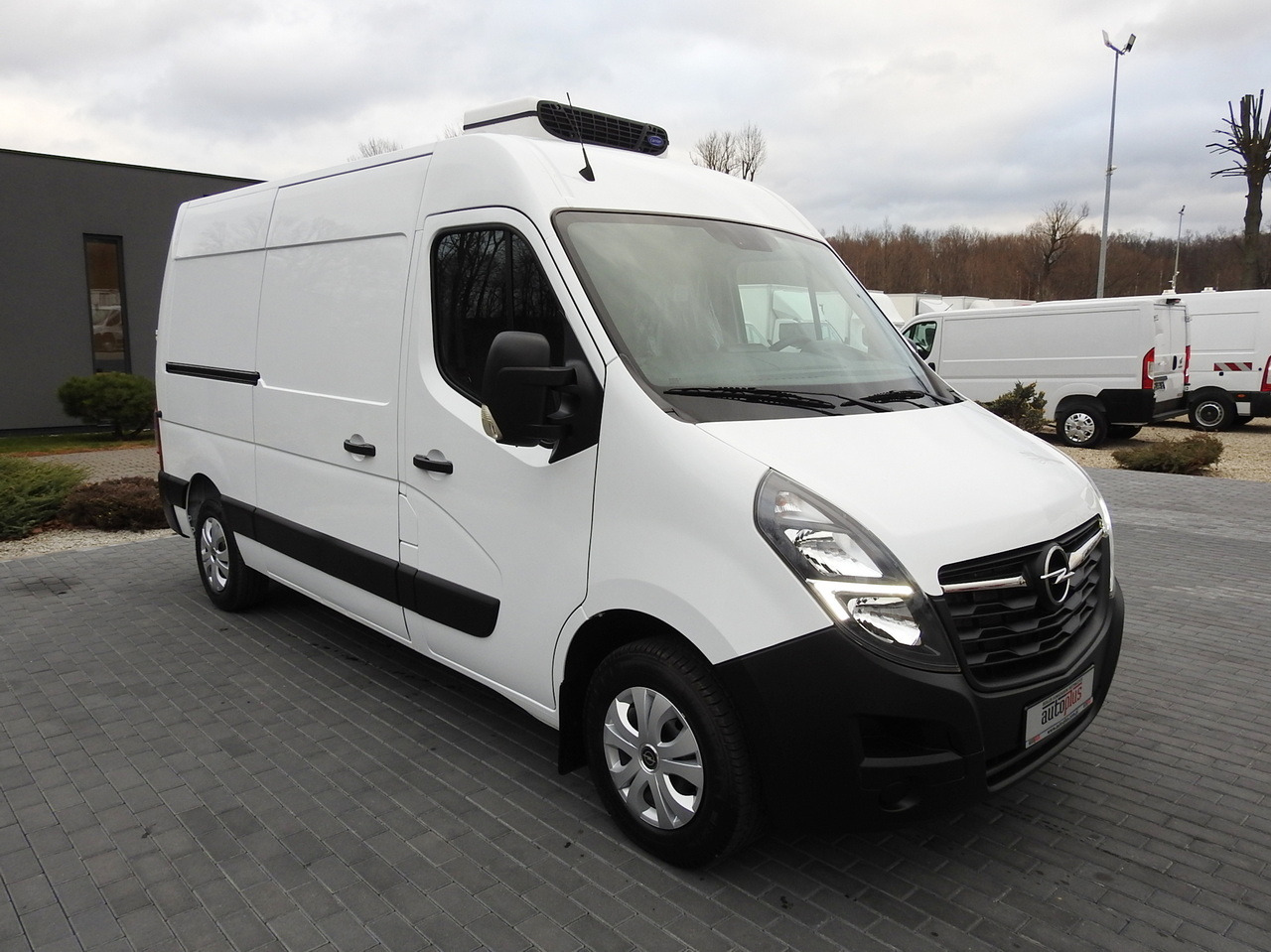 OPEL MOVANO REFRIGERATOR VAN 0*C CRUISE CONTROL NAVIGATION AIR CONDITIONING LED LIGHTS 150HP - Kylbil: bild 4 OPEL MOVANO REFRIGERATOR VAN 0*C CRUISE CONTROL NAVIGATION AIR CONDITIONING LED LIGHTS 150HP - Kylbil: bild 4