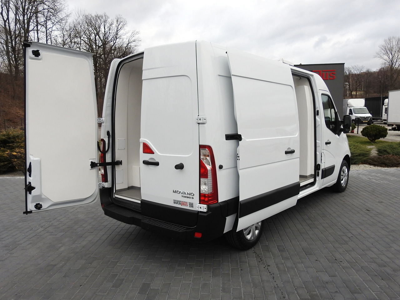 OPEL MOVANO REFRIGERATOR VAN 0*C CRUISE CONTROL NAVIGATION AIR CONDITIONING LED LIGHTS 150HP - Kylbil: bild 3 OPEL MOVANO REFRIGERATOR VAN 0*C CRUISE CONTROL NAVIGATION AIR CONDITIONING LED LIGHTS 150HP - Kylbil: bild 3