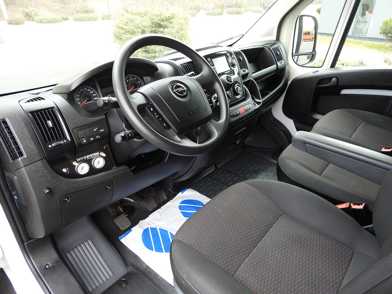 OPEL MOVANO TARPAULIN 10 PALLETS WEBASTO CRUISE CONTROL PNEUMATICS AIR CONDITIONING 165HP - Transportbil med kapell: bild 2 OPEL MOVANO TARPAULIN 10 PALLETS WEBASTO CRUISE CONTROL PNEUMATICS AIR CONDITIONING 165HP - Transportbil med kapell: bild 2