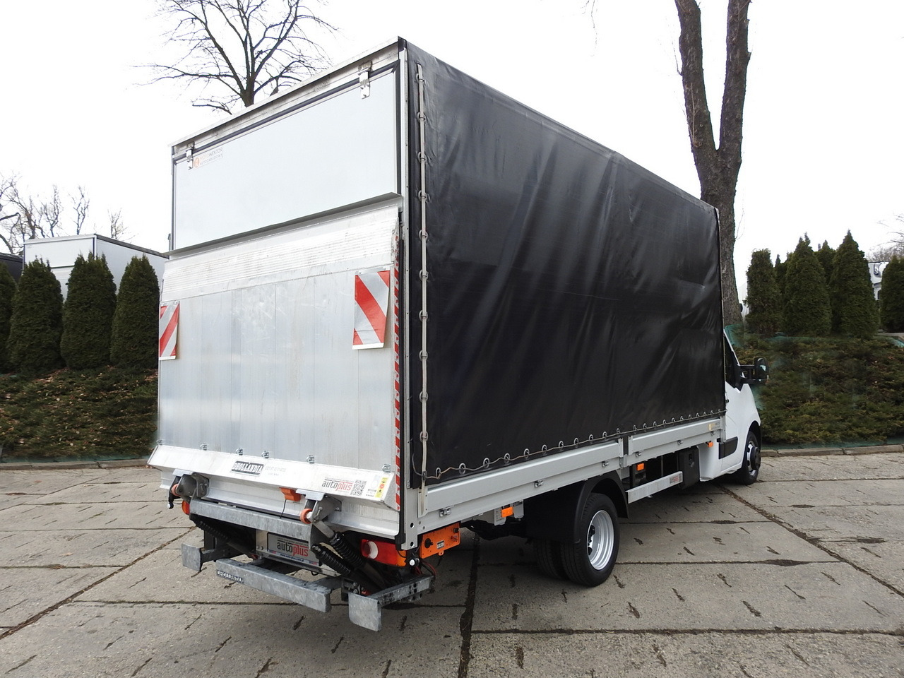 OPEL MOVANO TARPAULIN LIFT 10 PALLETS CRUISE CONTROL AIR CONDITIONING LED LIGHTS PNEUMATICS TWIN WHEELS 165HP - Transportbil med kapell: bild 3 OPEL MOVANO TARPAULIN LIFT 10 PALLETS CRUISE CONTROL AIR CONDITIONING LED LIGHTS PNEUMATICS TWIN WHEELS 165HP - Transportbil med kapell: bild 3
