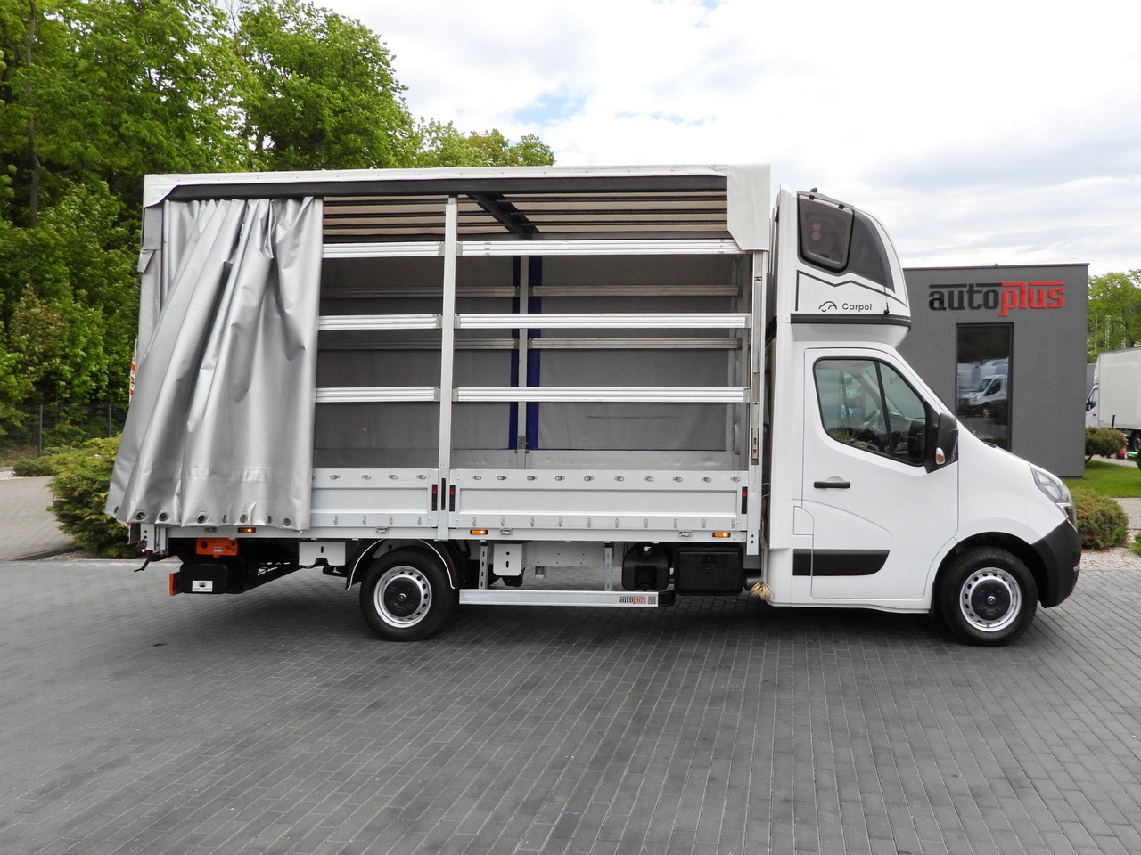 Transportbil med kapell OPEL MOVANO TARPAULIN LIFT 9 PALLETS WEBASTO CRUISE CONTROL LED LIGHTS PNEUMATICS AIR CONDITIONING 165HP: bild 8 Transportbil med kapell OPEL MOVANO TARPAULIN LIFT 9 PALLETS WEBASTO CRUISE CONTROL LED LIGHTS PNEUMATICS AIR CONDITIONING 165HP: bild 8