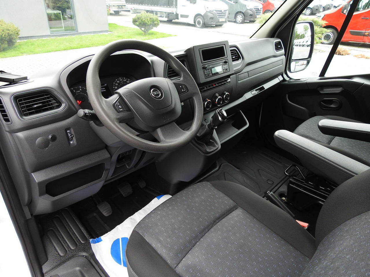 OPEL MOVANO TIPPER DOUBLE CABIN DOKA 6 SEATS CRUISE CONTROL LED LIGHTS AIR CONDITIONING 145HP - Transportbil med tippflak: bild 2 OPEL MOVANO TIPPER DOUBLE CABIN DOKA 6 SEATS CRUISE CONTROL LED LIGHTS AIR CONDITIONING 145HP - Transportbil med tippflak: bild 2