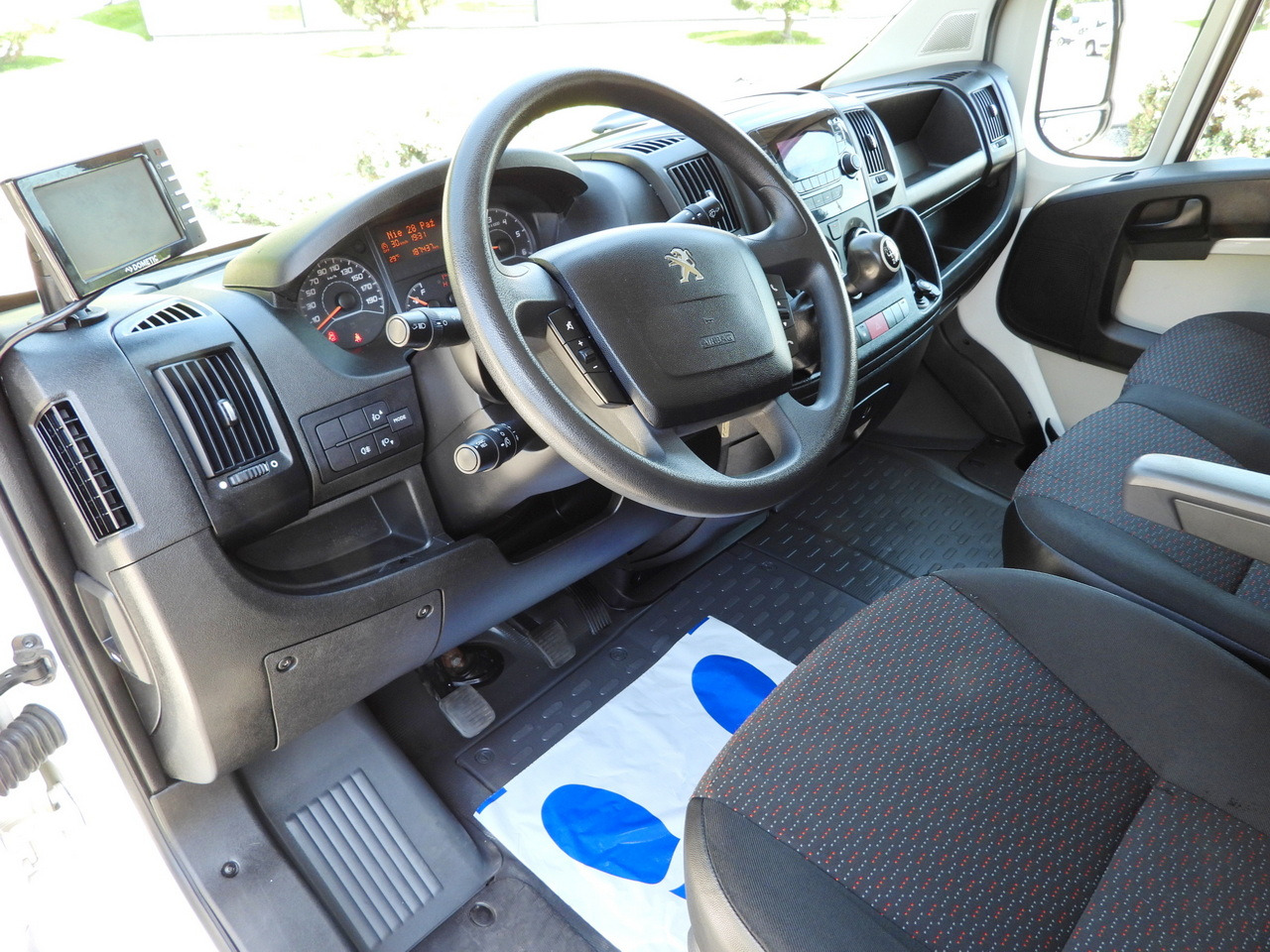 PEUGEOT BOXER BOX LIFT 8 PALLETS CRUISE CONTROL AIR CONDITIONING 130HP - Volymskåp: bild 2 PEUGEOT BOXER BOX LIFT 8 PALLETS CRUISE CONTROL AIR CONDITIONING 130HP - Volymskåp: bild 2