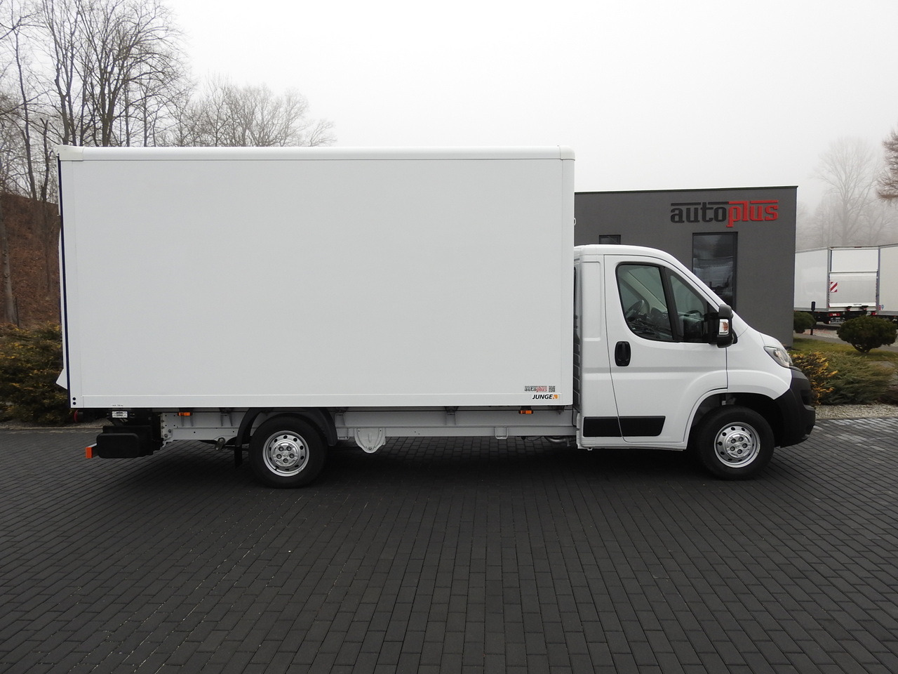 Kylbil PEUGEOT BOXER BOX LIFT 8 PALLETS CRUISE CONTROL AIR CONDITIONING  140HP: bild 7 Kylbil PEUGEOT BOXER BOX LIFT 8 PALLETS CRUISE CONTROL AIR CONDITIONING  140HP: bild 7