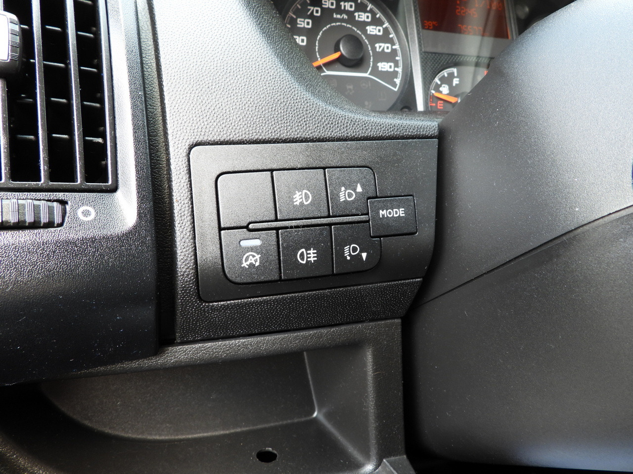 Kylbil PEUGEOT BOXER REGRIGERATOR BOX 0*C 8 PALLETS CRUISE CONTROL LED LIGHTS AIR CONDITIONING  165HP: bild 36