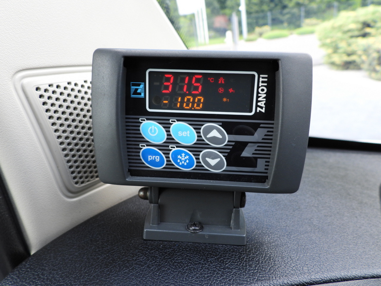 Kylbil PEUGEOT BOXER REGRIGERATOR BOX 0*C 8 PALLETS CRUISE CONTROL LED LIGHTS AIR CONDITIONING  165HP: bild 32