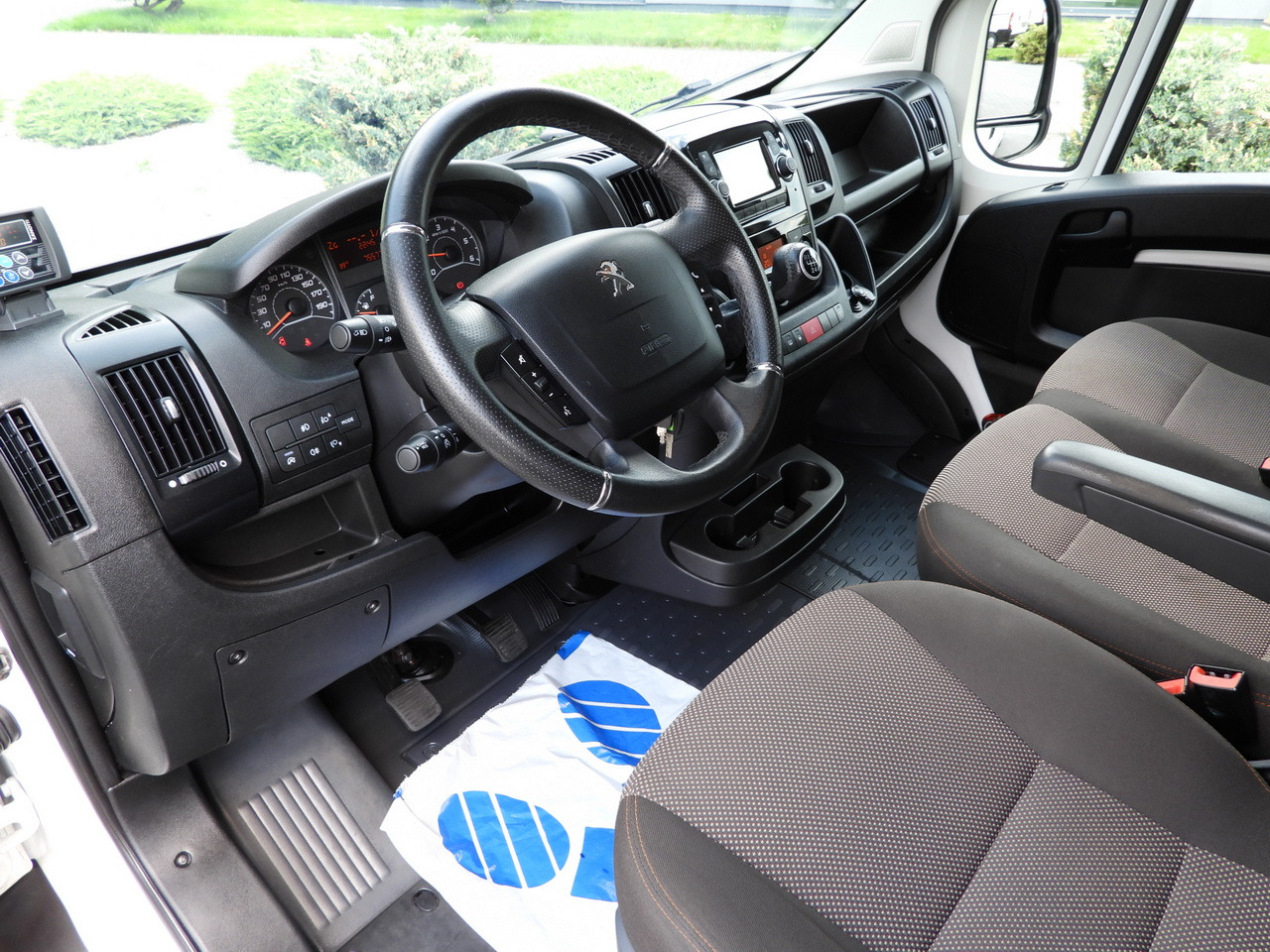 PEUGEOT BOXER REGRIGERATOR BOX 0*C 8 PALLETS CRUISE CONTROL LED LIGHTS AIR CONDITIONING 165HP - Kylbil: bild 2 PEUGEOT BOXER REGRIGERATOR BOX 0*C 8 PALLETS CRUISE CONTROL LED LIGHTS AIR CONDITIONING 165HP - Kylbil: bild 2