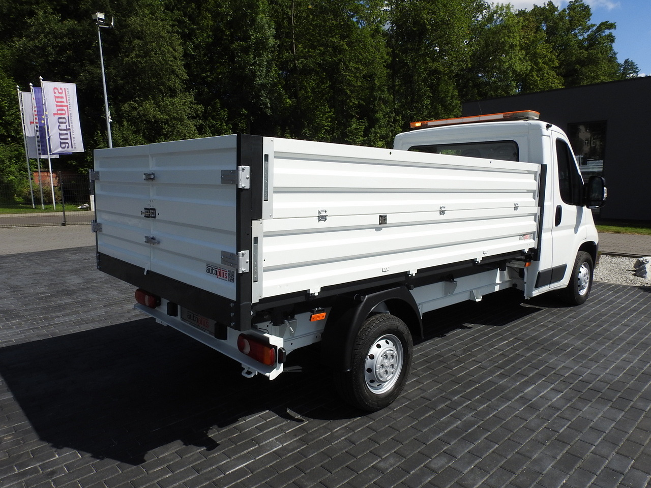 Tippbil lastbil PEUGEOT BOXER THREE-WAY TIPPER AIR CONDITIONING 130HP: bild 16 Tippbil lastbil PEUGEOT BOXER THREE-WAY TIPPER AIR CONDITIONING 130HP: bild 16