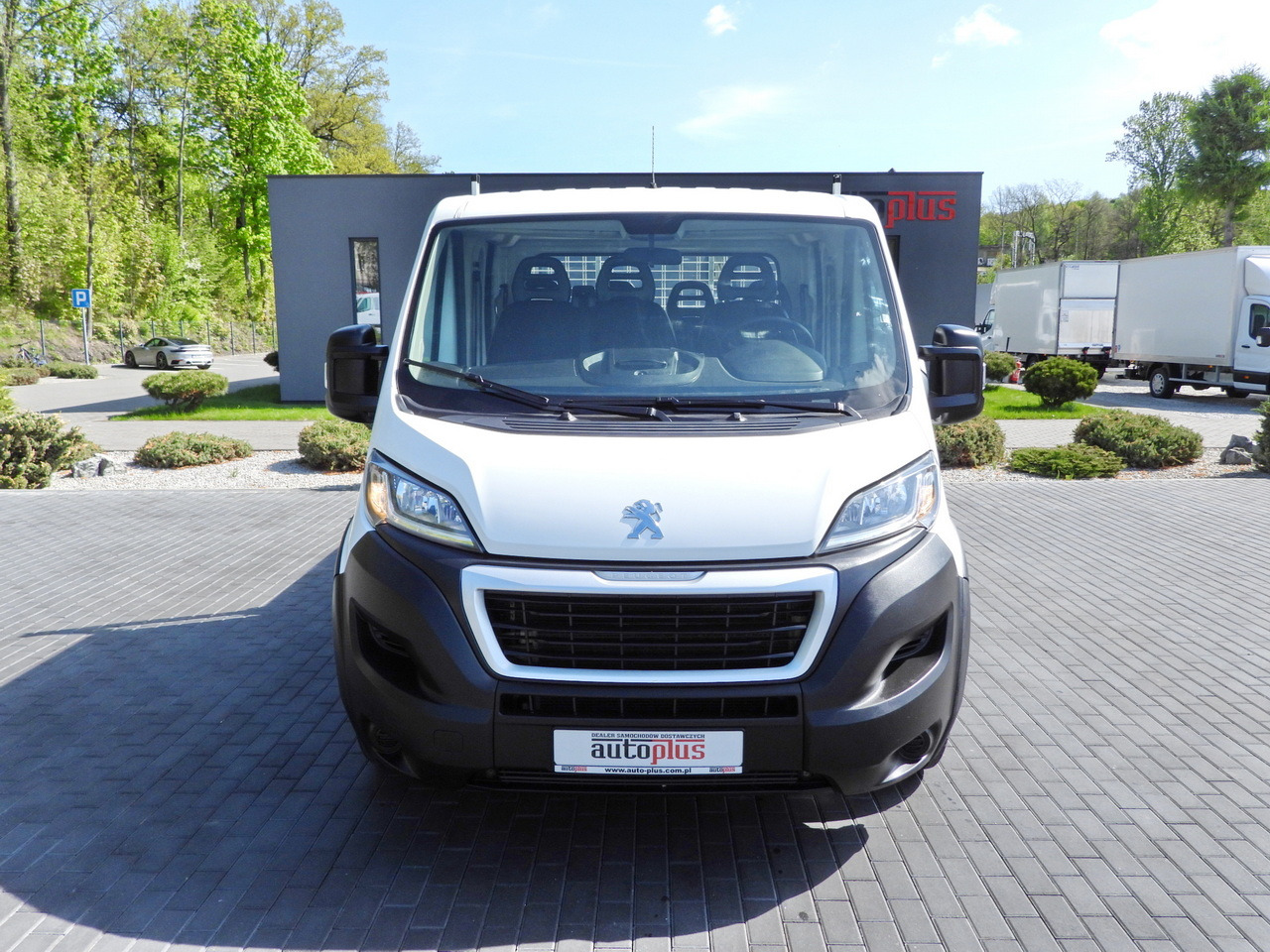 PEUGEOT BOXER TIPPER DOUBLE CABIN DOKA 7 SEATS CRUISE CONTROL AIR CONDITIONING 140HP - Transportbil med tippflak: bild 5 PEUGEOT BOXER TIPPER DOUBLE CABIN DOKA 7 SEATS CRUISE CONTROL AIR CONDITIONING 140HP - Transportbil med tippflak: bild 5
