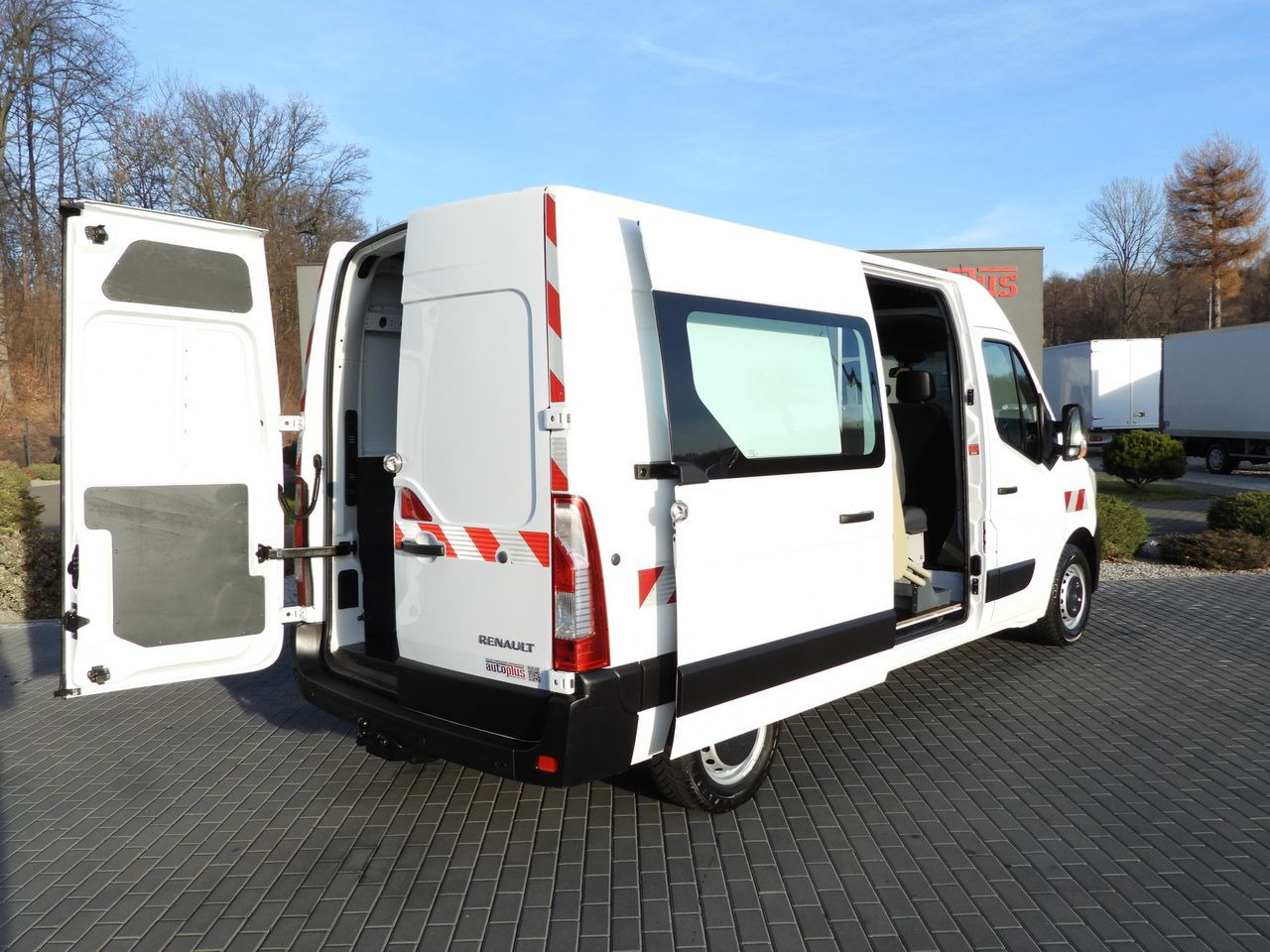RENAULT MASTER BOX DELIVERY VAN 7 SEATS CRUISE CONTROL LED LIGHTS AIR CONDITIONING 145HP - Skåpbil: bild 3 RENAULT MASTER BOX DELIVERY VAN 7 SEATS CRUISE CONTROL LED LIGHTS AIR CONDITIONING 145HP - Skåpbil: bild 3