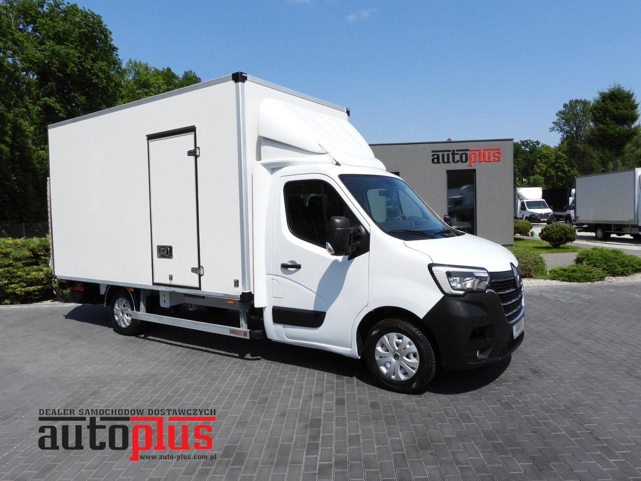 RENAULT MASTER BOX LIFT 8 PALLETS CRUISE CONTROL LED LIGHTS AIR CONDITIONING 165HP - Volymskåp: bild 1 RENAULT MASTER BOX LIFT 8 PALLETS CRUISE CONTROL LED LIGHTS AIR CONDITIONING 165HP - Volymskåp: bild 1