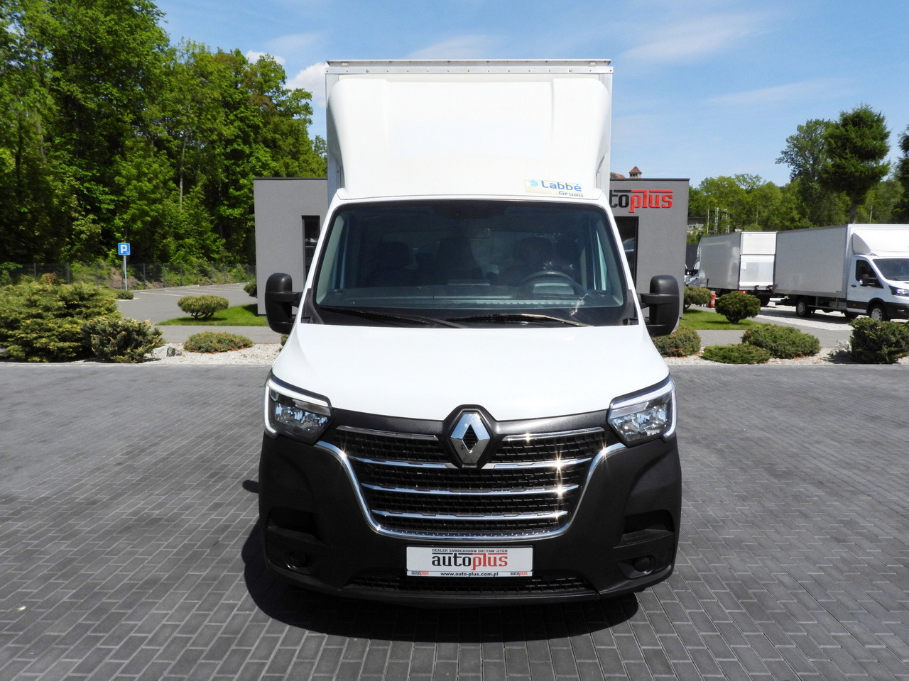 RENAULT MASTER BOX LIFT 8 PALLETS CRUISE CONTROL NAVIGATION LED LIGHTS TWIN WHEELS AIR CONDITIONING 145HP - Volymskåp: bild 5 RENAULT MASTER BOX LIFT 8 PALLETS CRUISE CONTROL NAVIGATION LED LIGHTS TWIN WHEELS AIR CONDITIONING 145HP - Volymskåp: bild 5