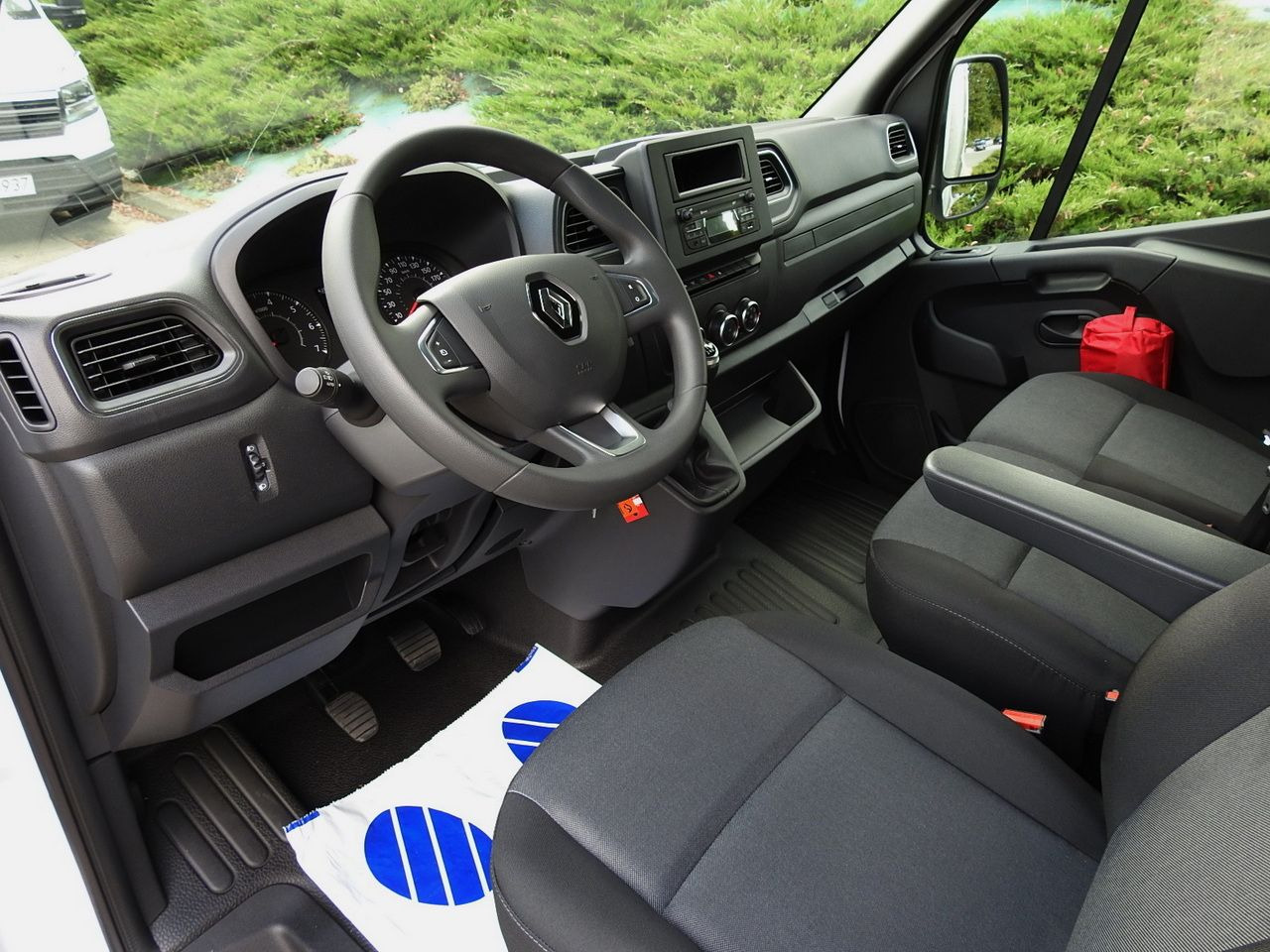 RENAULT MASTER NEW TARPAULIN 8 PALLETS CRUISE CONTROL LED LIGHTS AIR CONDITIONING 165HP - Transportbil med kapell: bild 2 RENAULT MASTER NEW TARPAULIN 8 PALLETS CRUISE CONTROL LED LIGHTS AIR CONDITIONING 165HP - Transportbil med kapell: bild 2