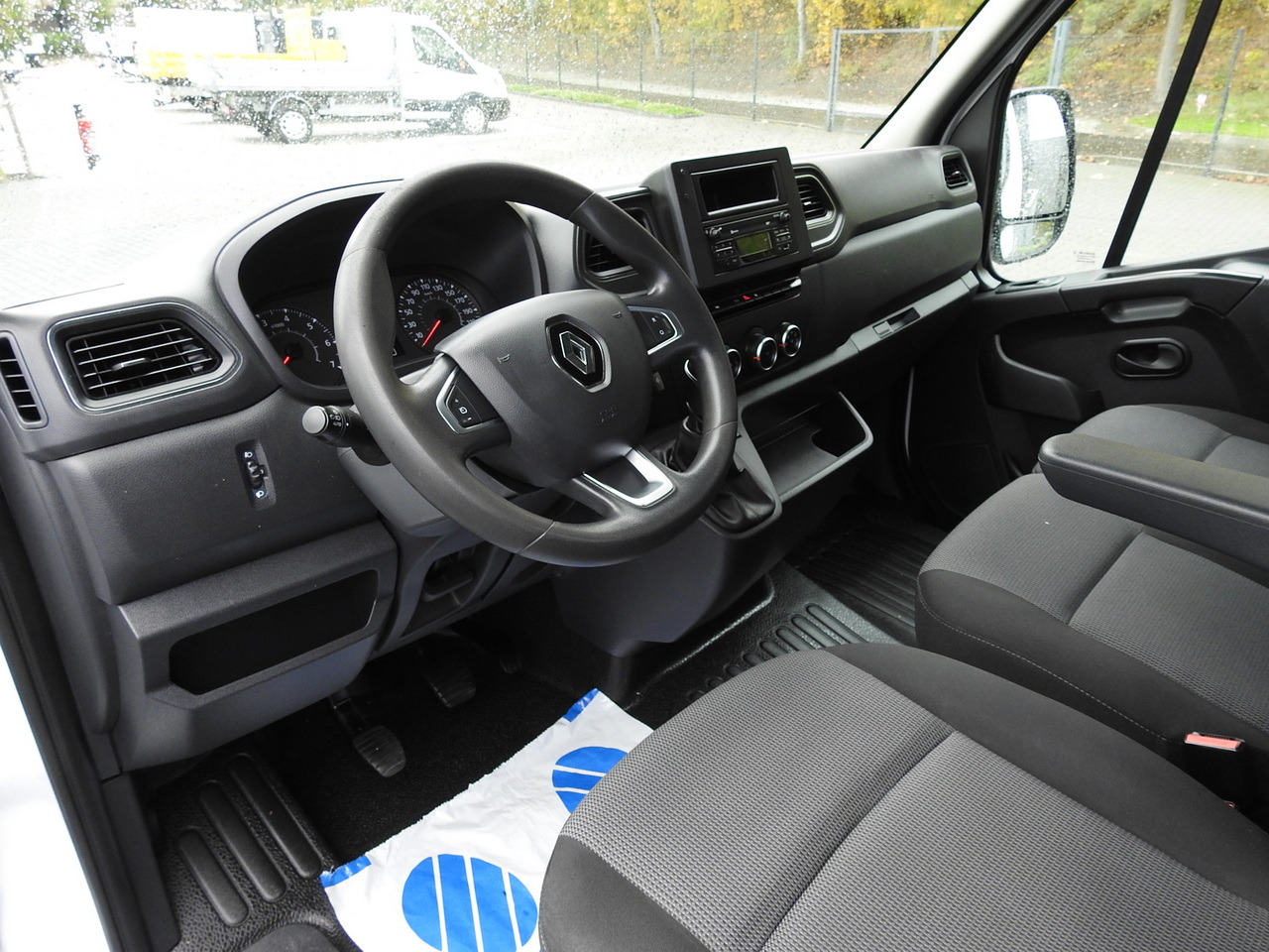 RENAULT MASTER STAKE BODY CRUISE CONTROL AIR CONDITIONING LED LIGHTS TWIN WHEELS 130HP - Transportbil med flak: bild 2 RENAULT MASTER STAKE BODY CRUISE CONTROL AIR CONDITIONING LED LIGHTS TWIN WHEELS 130HP - Transportbil med flak: bild 2