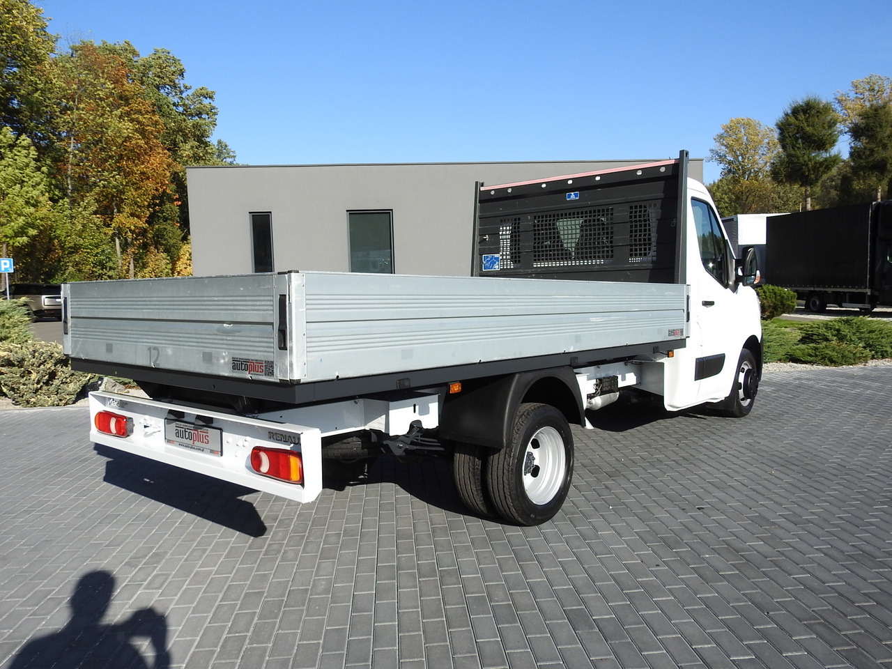 RENAULT MASTER STAKE BODY CRUISE CONTROL AIR CONDITIONING LED LIGHTS TWIN WHEELS 130HP - Transportbil med flak: bild 3 RENAULT MASTER STAKE BODY CRUISE CONTROL AIR CONDITIONING LED LIGHTS TWIN WHEELS 130HP - Transportbil med flak: bild 3