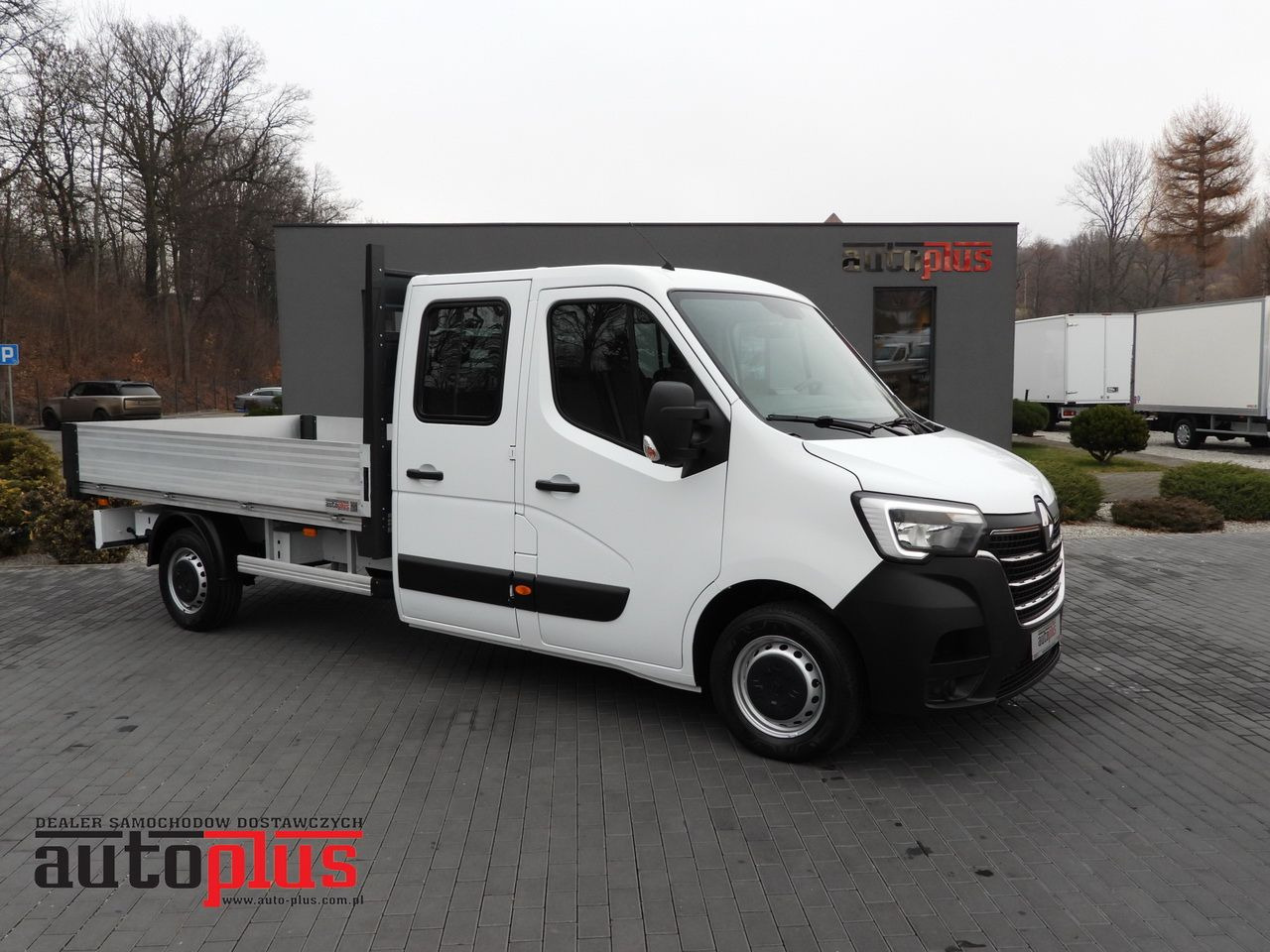 RENAULT MASTER STAKE BODY DOUBLE CABIN DOKA 7 SEATS CRUISE CONTROL NAVIGATION LED LIGHTS AIR CONDITIONING 135HP - Dubbelhytt transportbil: bild 1 RENAULT MASTER STAKE BODY DOUBLE CABIN DOKA 7 SEATS CRUISE CONTROL NAVIGATION LED LIGHTS AIR CONDITIONING 135HP - Dubbelhytt transportbil: bild 1