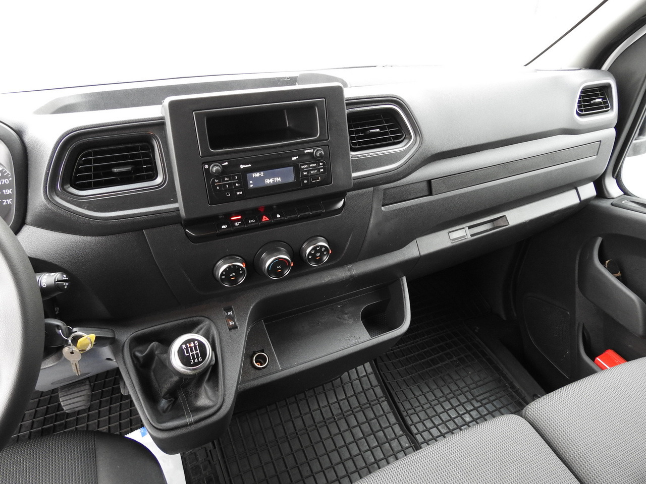 Transportbil med kapell RENAULT MASTER TARPAULIN 10 PALLETS WEBASTO CRUISE CONTROL AIR CONDITIONING LED LIGHTS PNEUMATICS 165HP: bild 37 Transportbil med kapell RENAULT MASTER TARPAULIN 10 PALLETS WEBASTO CRUISE CONTROL AIR CONDITIONING LED LIGHTS PNEUMATICS 165HP: bild 37